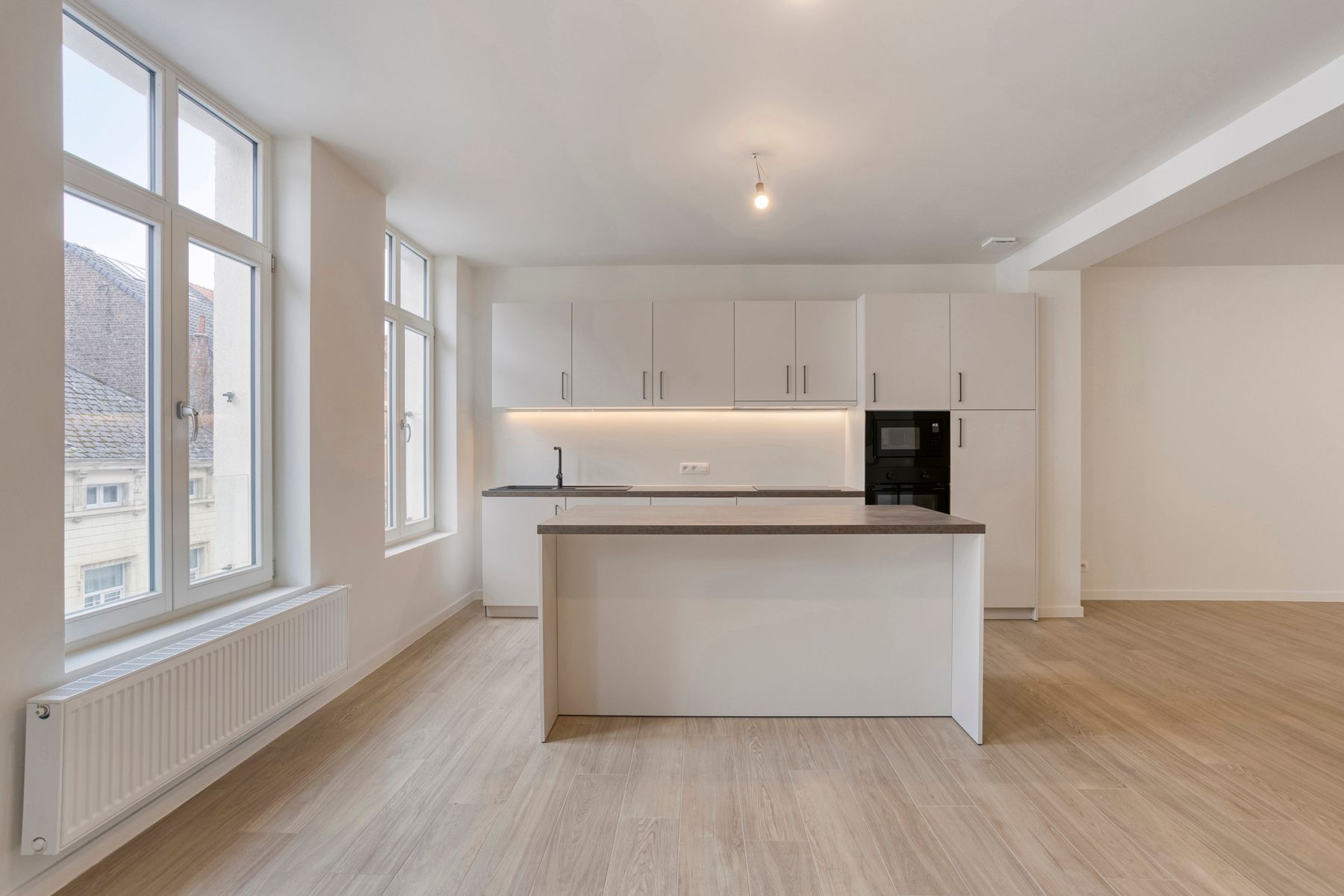 Stijlvol gerenoveerd duplex-appartement met terras foto 7