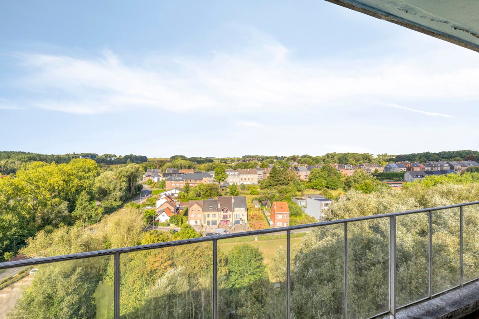 Instapklaar 3-slaapkamer appartement met subliem uitzicht foto 11