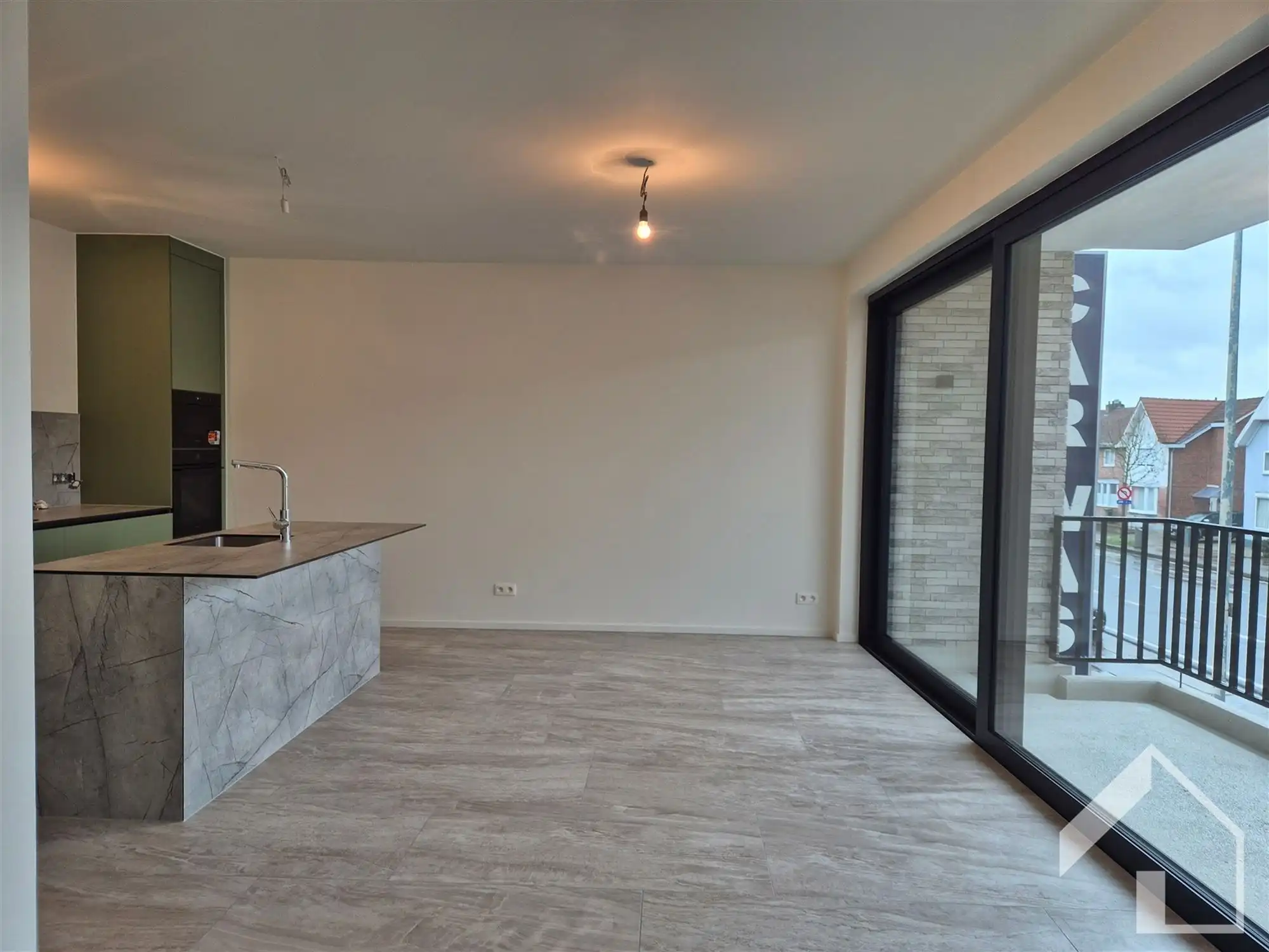 Nieuwbouw appartement op de 1ste verdieping met 2 slaapkamers, terras en lift  foto 2