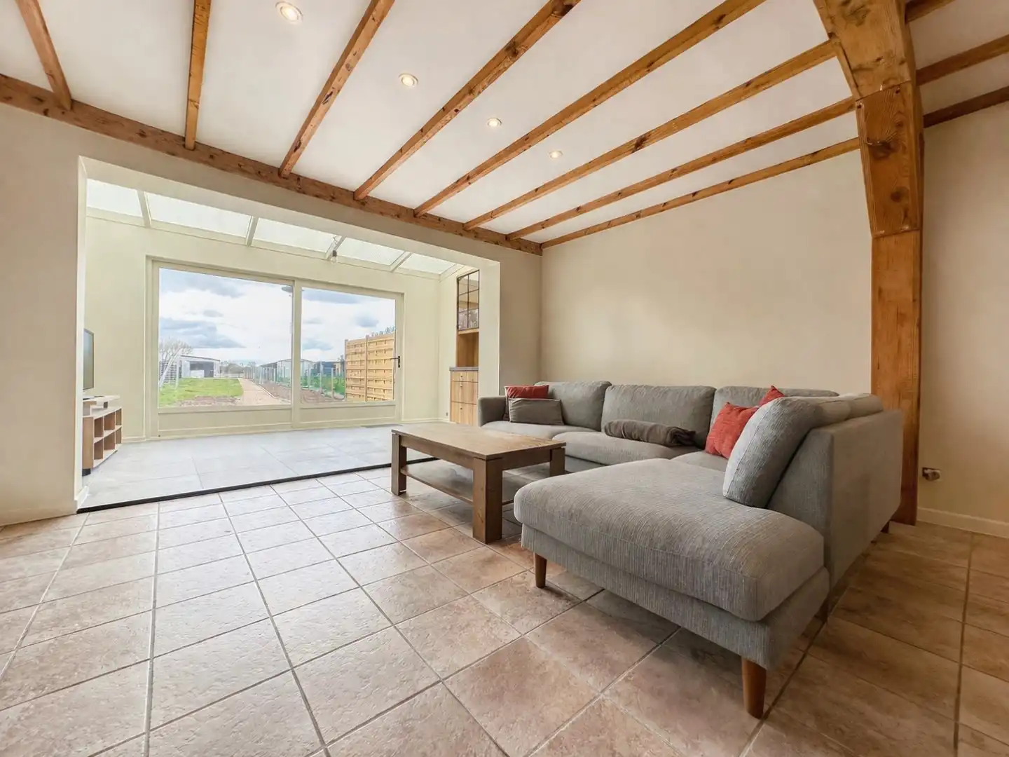 Gerenoveerde woning met o.a. 3 kamers, tuin & garage foto 7