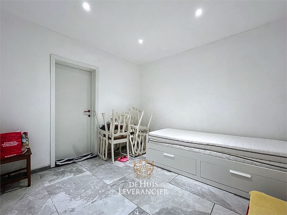 RUIME woning te koop (8 slpks, 2 badk) die ook perfect als tweewoonst kan dienen foto 20