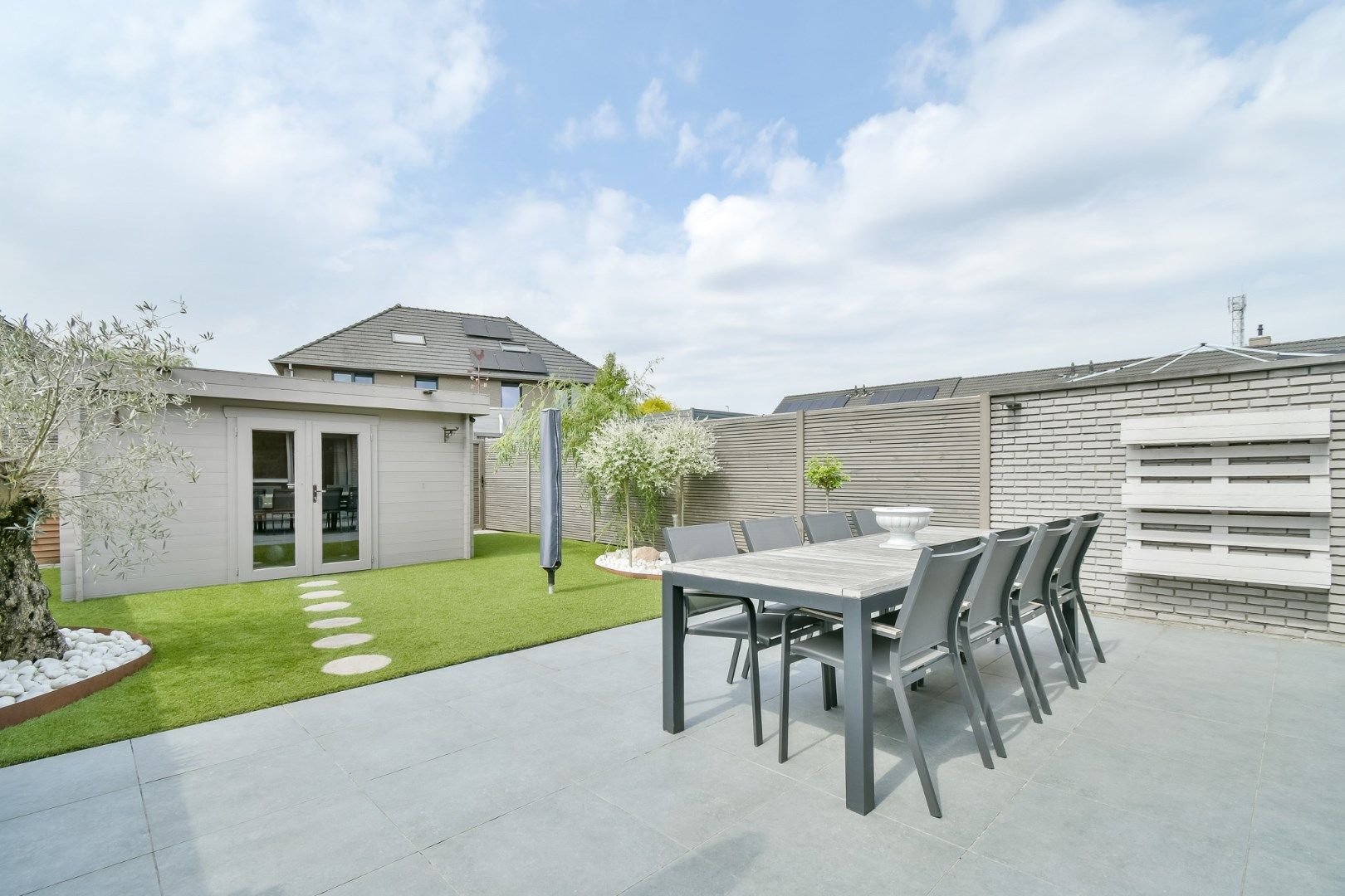 Instapklare woning in een residentiële wijk! foto 16