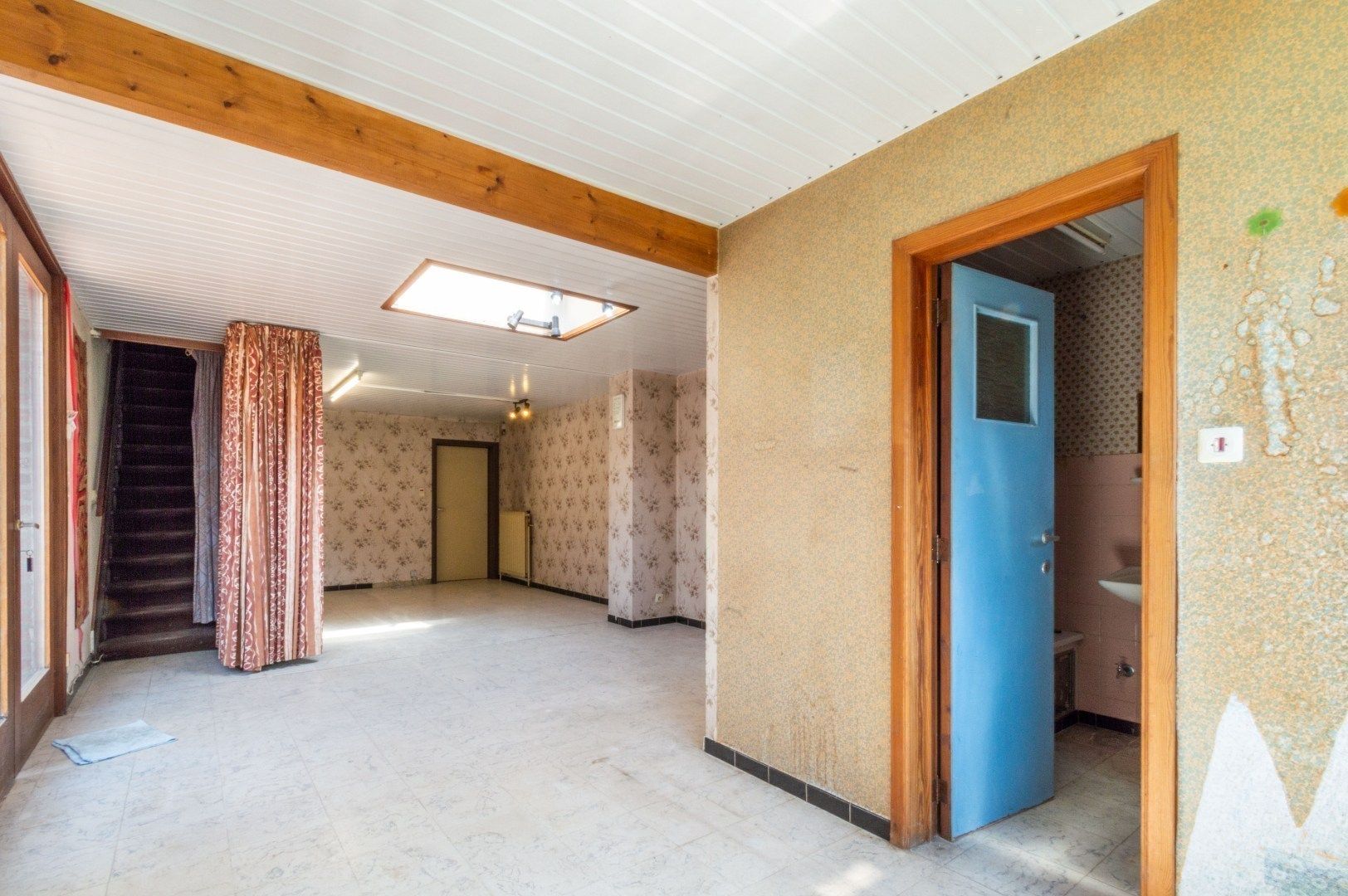 Ruime woning te renoveren met 4 slaapkamers ! foto 14