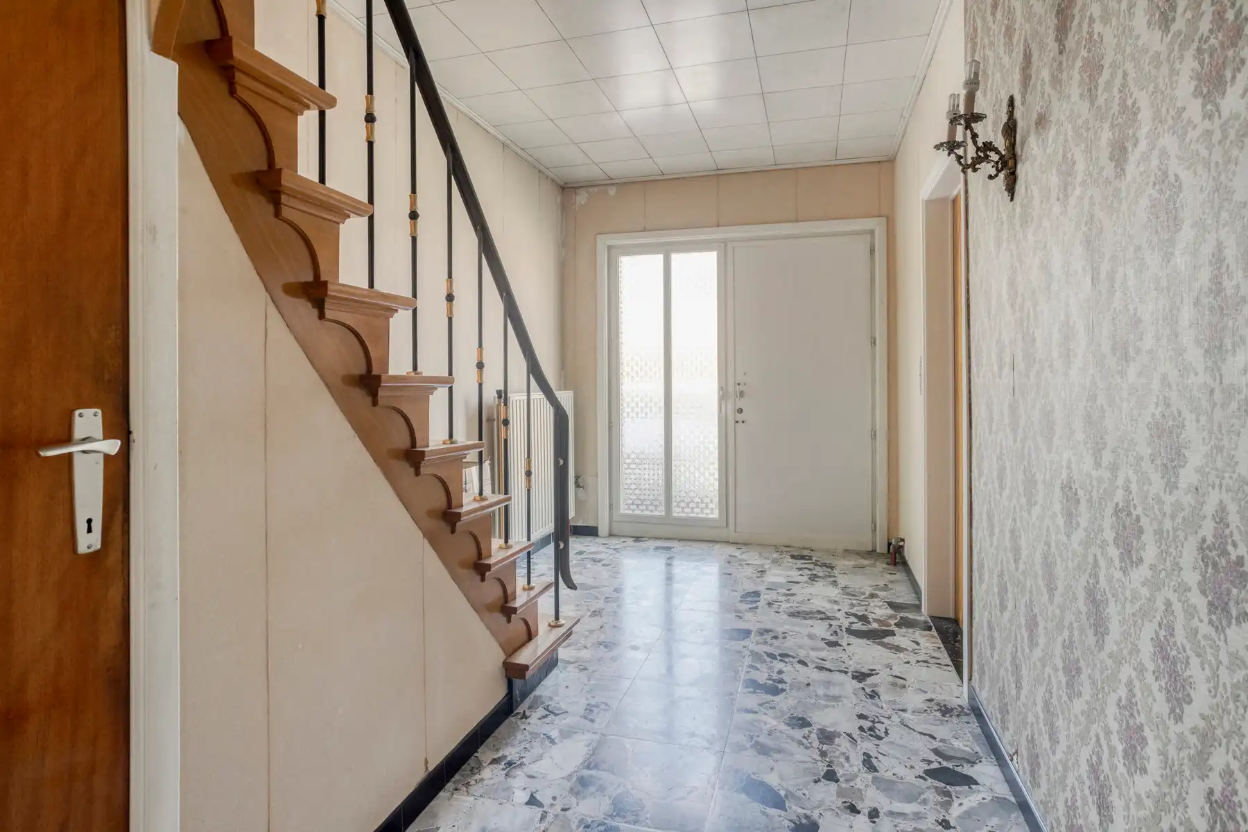 Te renoveren open bebouwing met zuidgerichte tuin foto 4