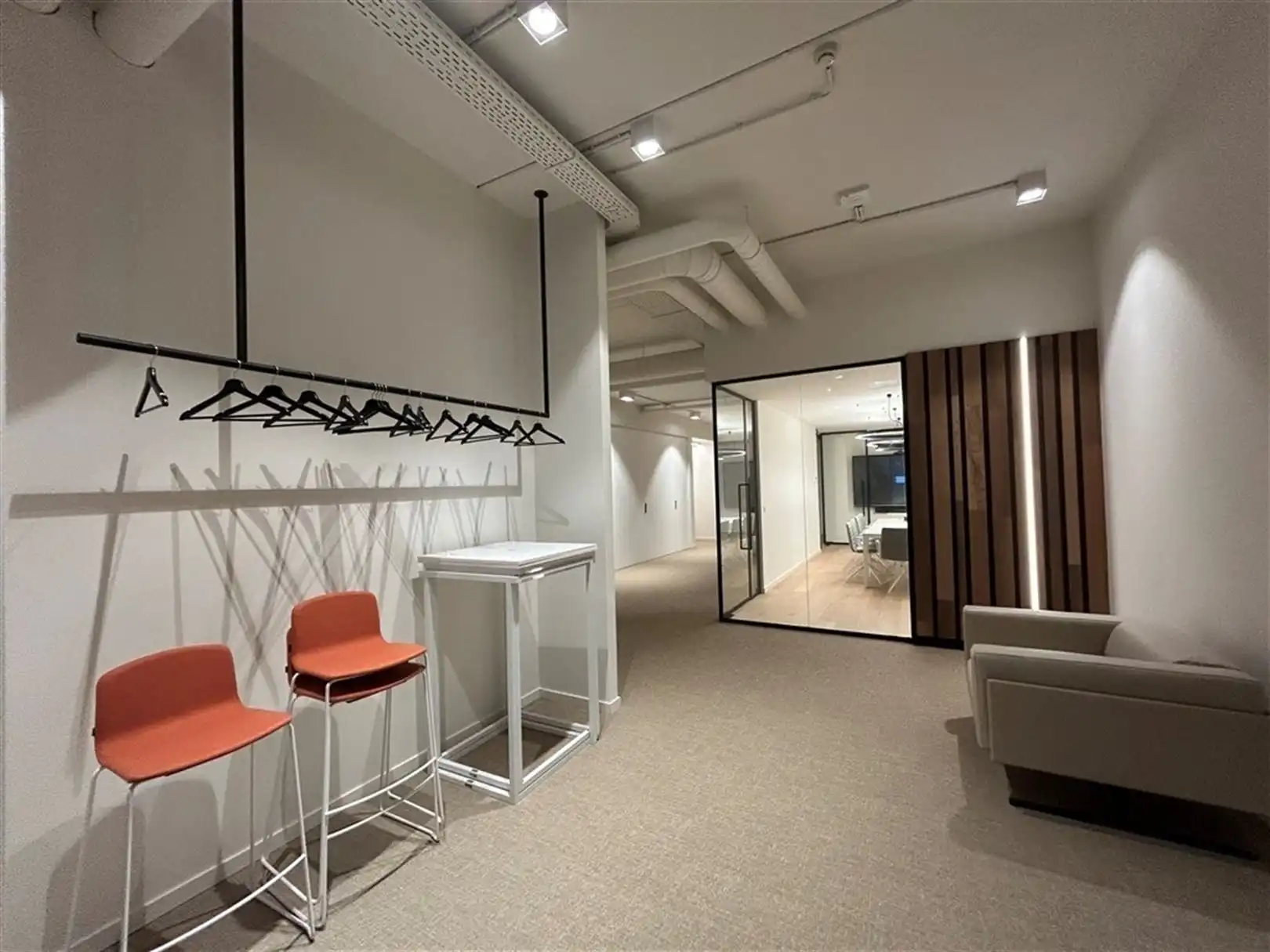 Kantoorgebouw foto 12