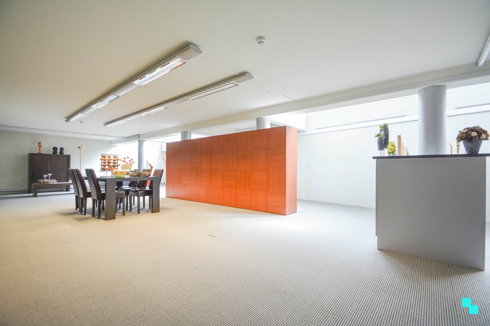 Commercieel gebouw met magazijn in het centrum van Izegem foto 10