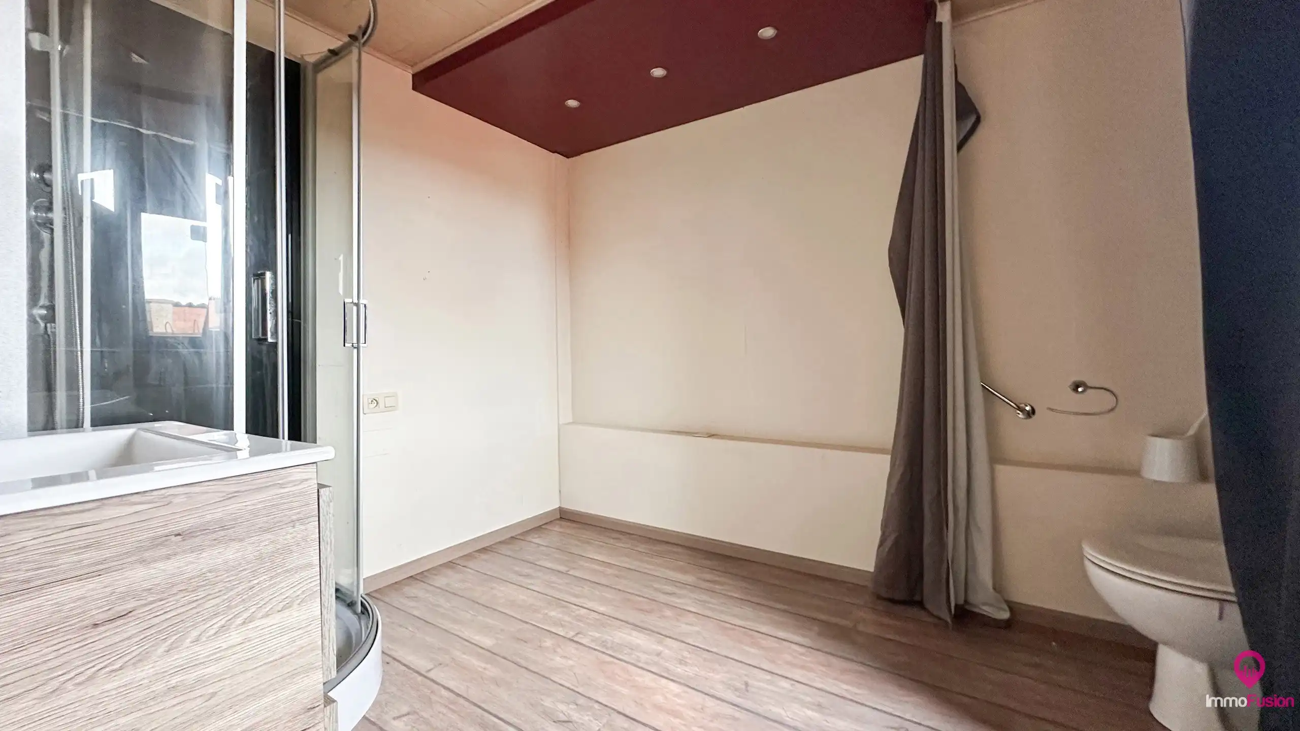 Strategisch gelegen woon-werkpand met ruime studio! foto 42