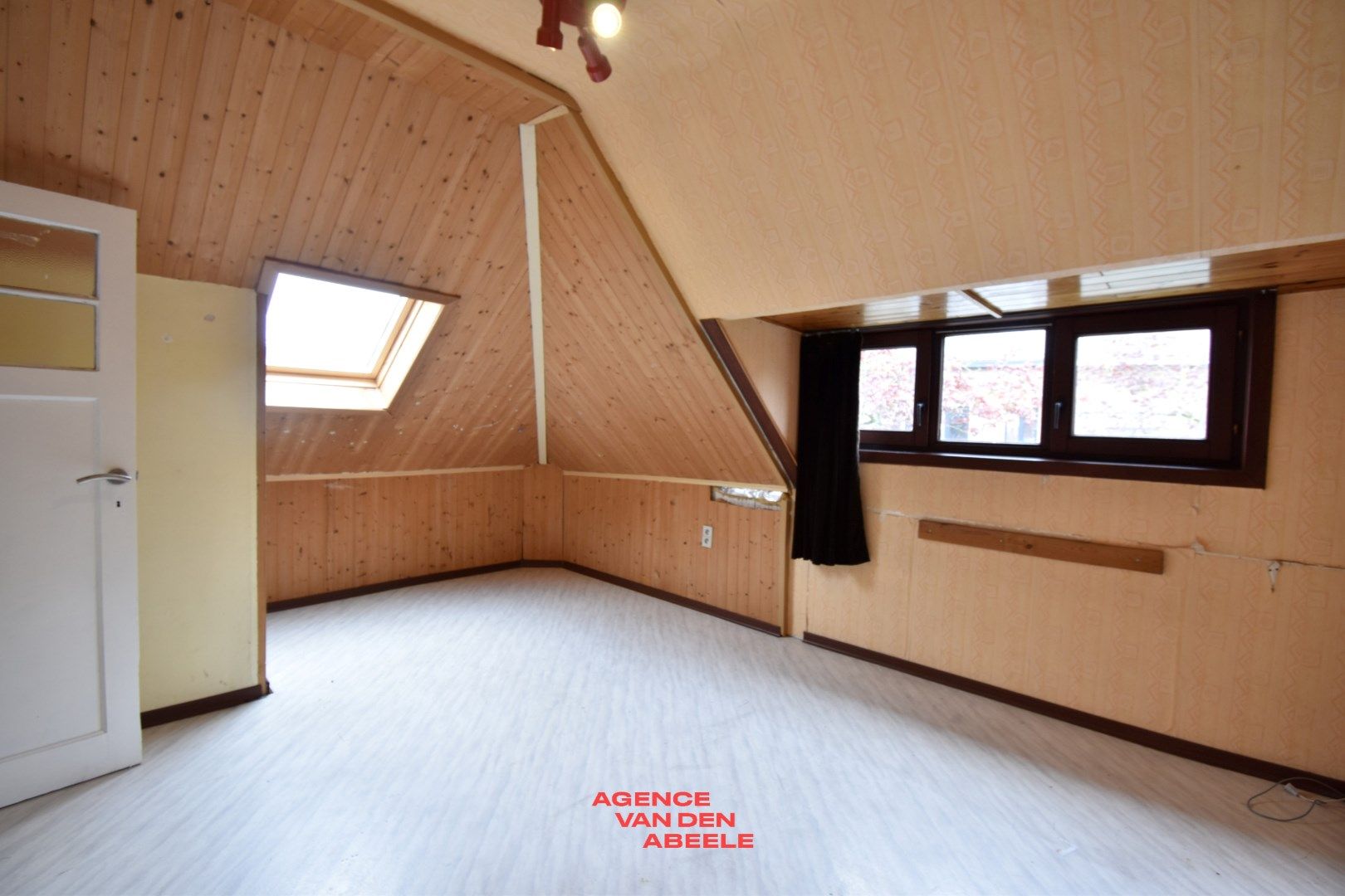 Woning met tuin op goede locatie! foto 14