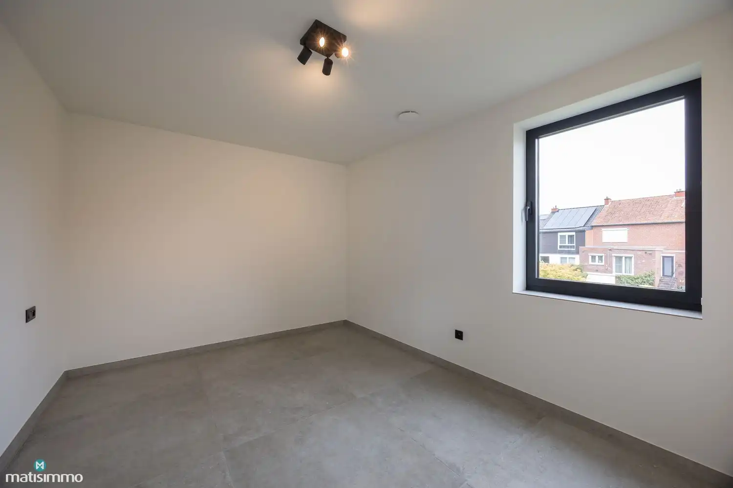 HOOGWAARDIG AFGEWERKTE NIEUWBOUWWONING MET DRIE SLAAPKAMERS EN TUIN (INCLUSIEF TUINONDERHOUD) TE RIEMST foto 17