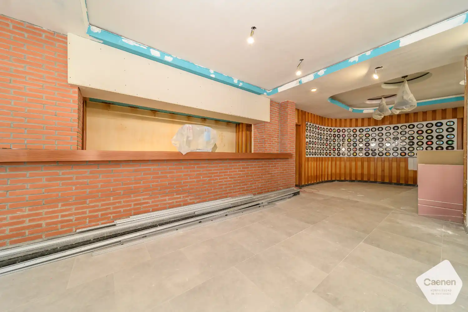 Te Koop – Handelszaak met Ruime Woning op Toplocatie aan de Belgisch-Franse Grens foto 4