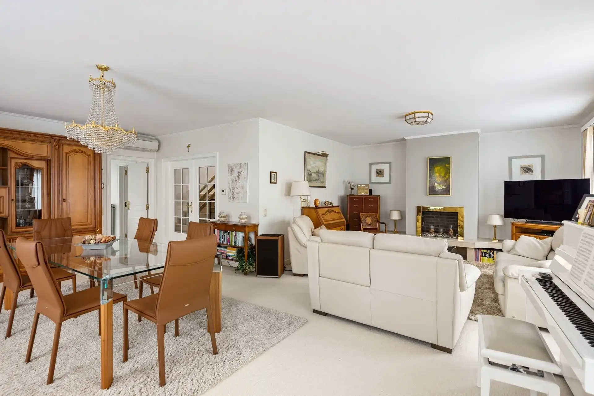 GELIJKVLOERS KANTOOR MET WONING foto 5