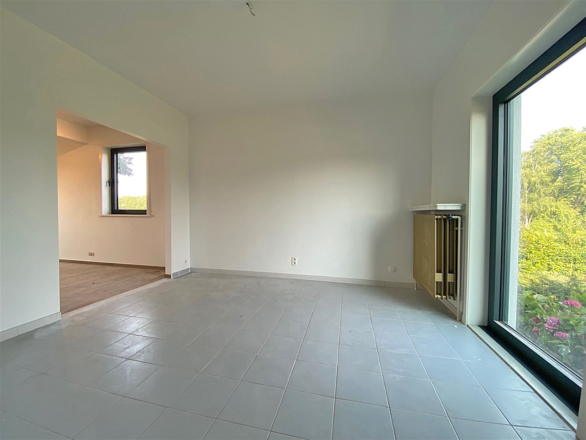 Ruime VERNIEUWDE HALFOPEN BEBOUWING met 4 SLAAPKAMERS ... foto 7