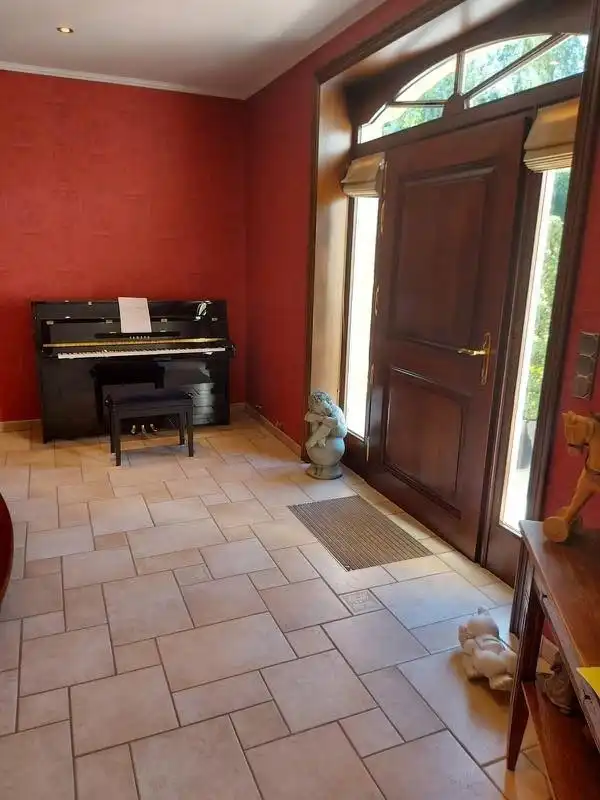 Prachtige woning met 7 slaapkamers en 5 badkamers! foto 6