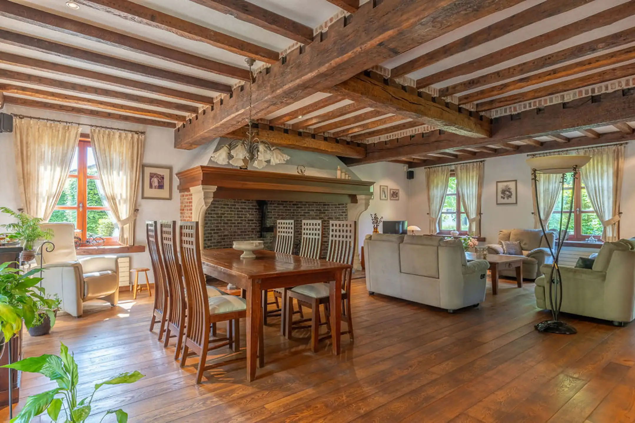 Ruime villa met 6 slpk op 2.295 m² grond met veel privacy foto 14