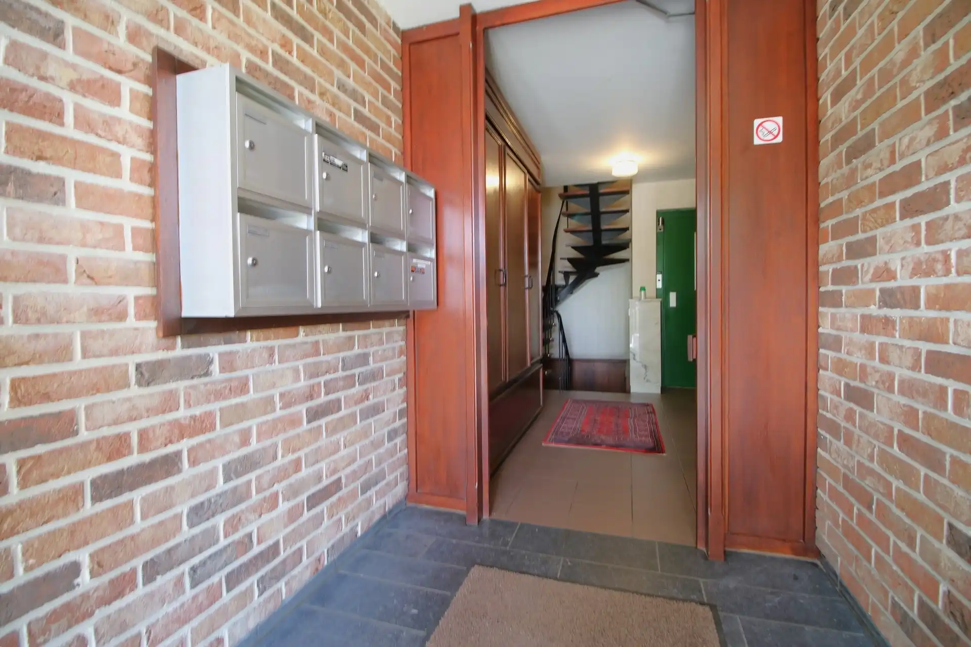 Ruim appartement op 3de verdieping met 2 garages foto 25