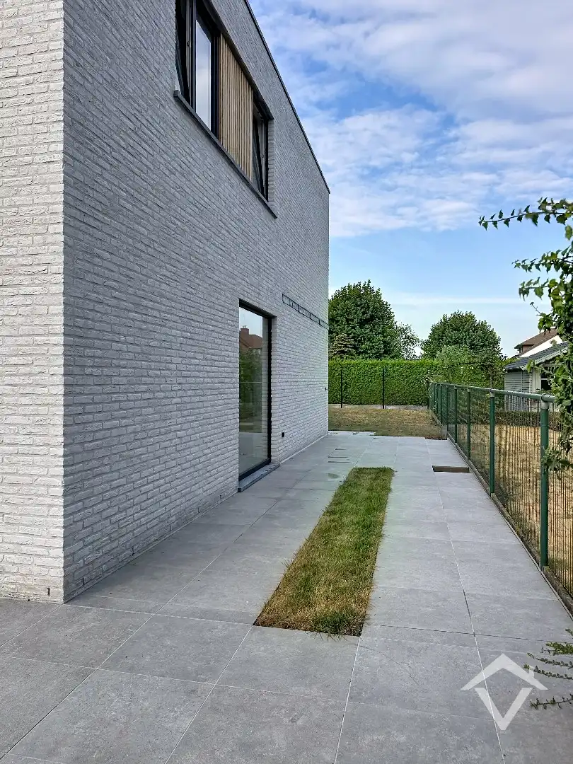 Nieuwbouwwoning met 3 slaapkamers in centrum Koekelare  foto 2