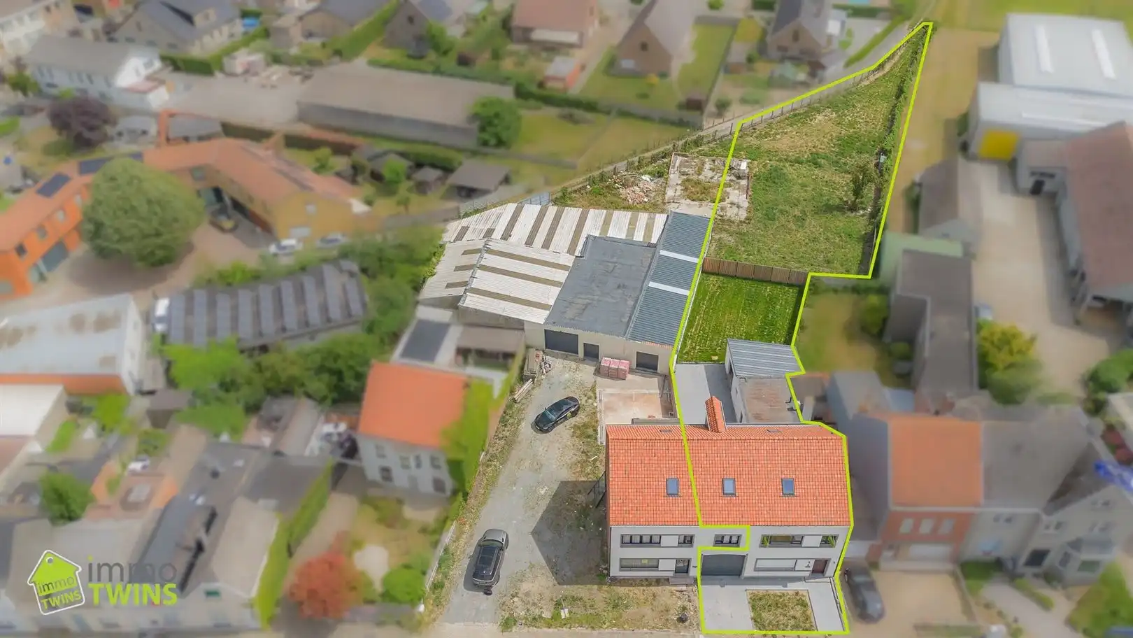 Te koop Instapklare ruime woning met achterliggende weide in Zele foto 2