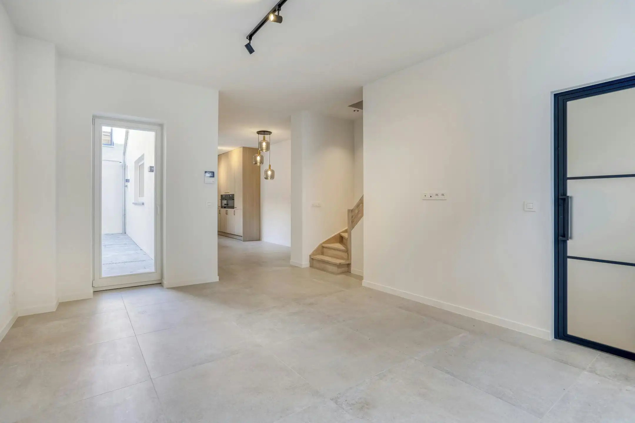 Gerenoveerde woning met drie slaapkamers te koop in Brugge  foto 3