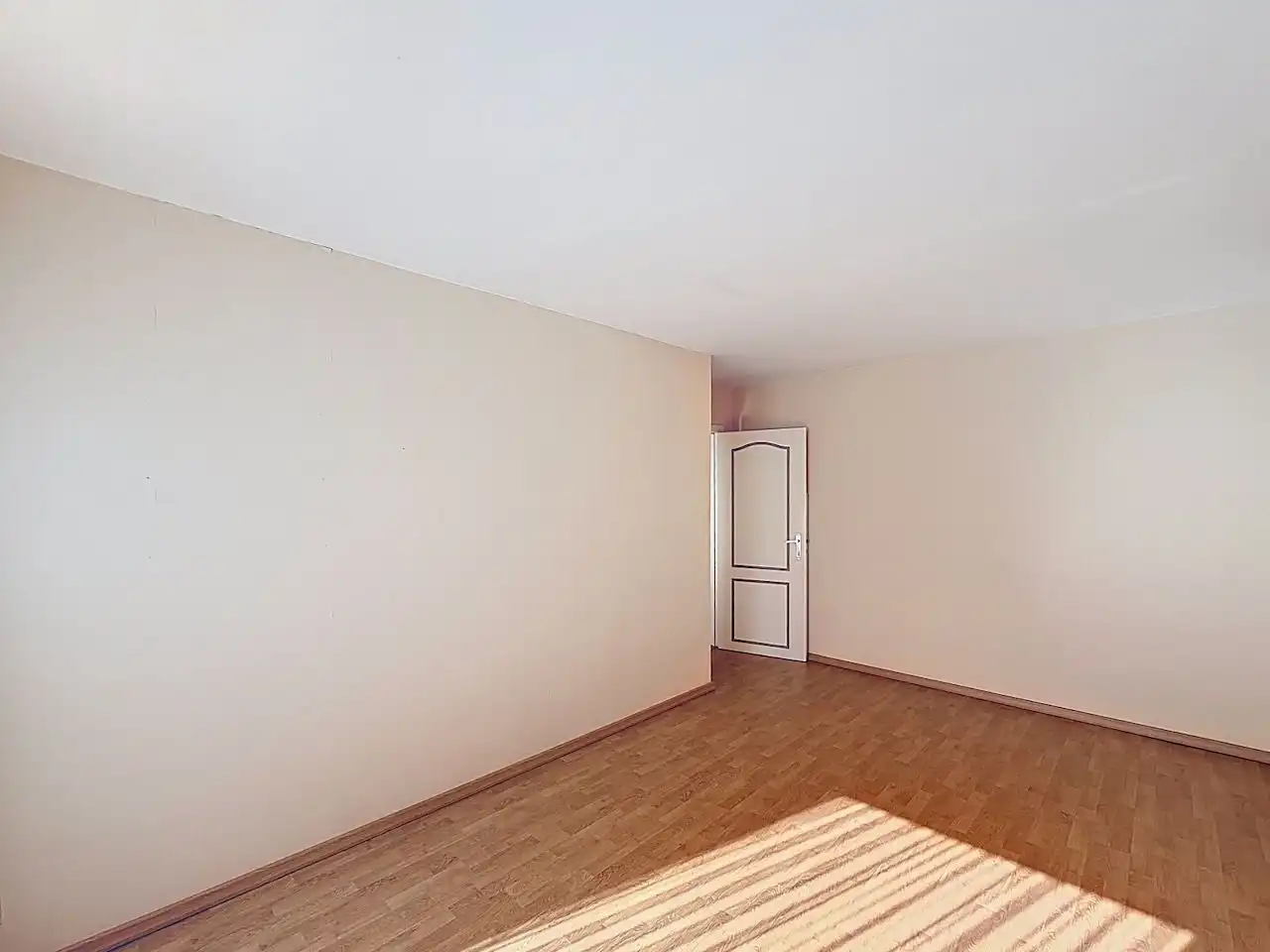 Bel-étage woning met drie slaapkamers en twee garages in het centrum van Heist-Aan-Zee foto 19