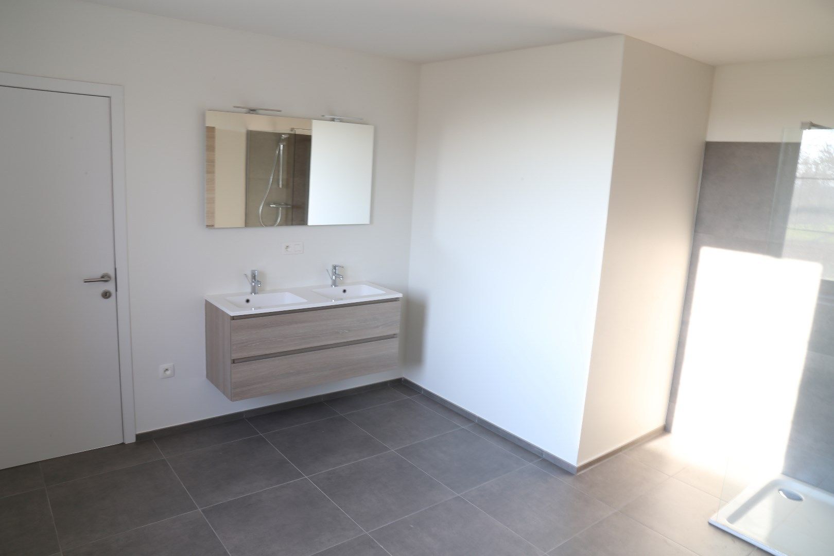 Volledig gerenoveerde woning met 3 slaapkamers, garage en tuin in Tongeren foto 11