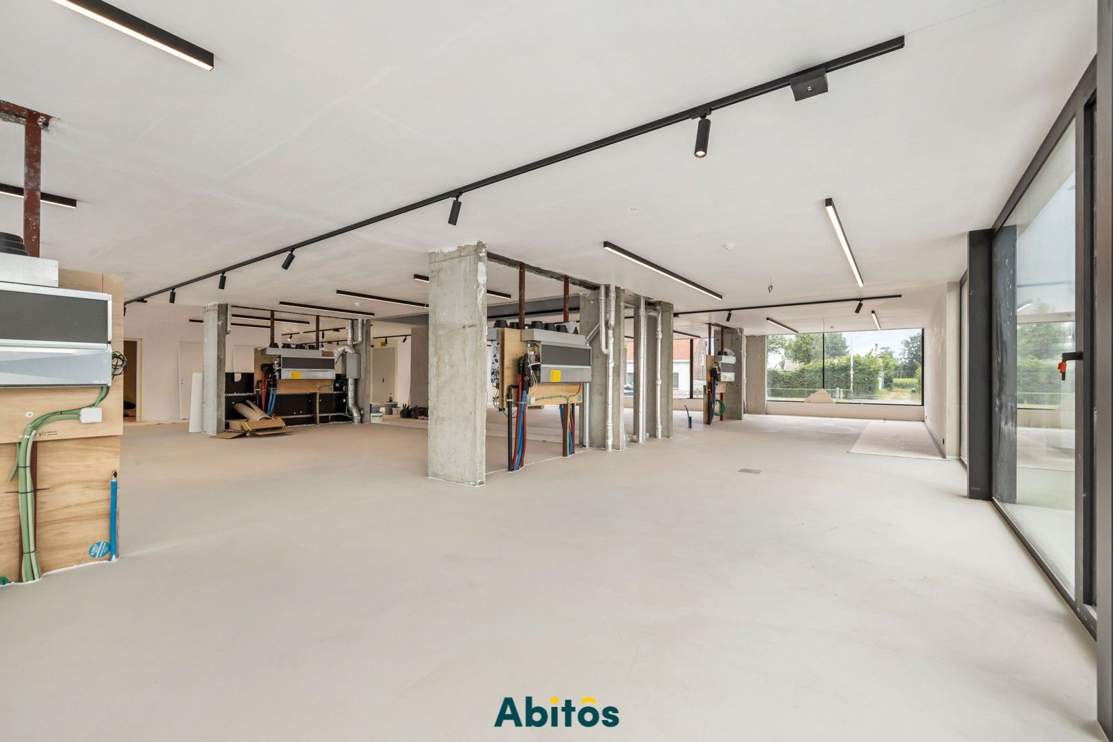 Commerciële ruimte met uitstekende visibiliteit en bereikbaarheid foto 15