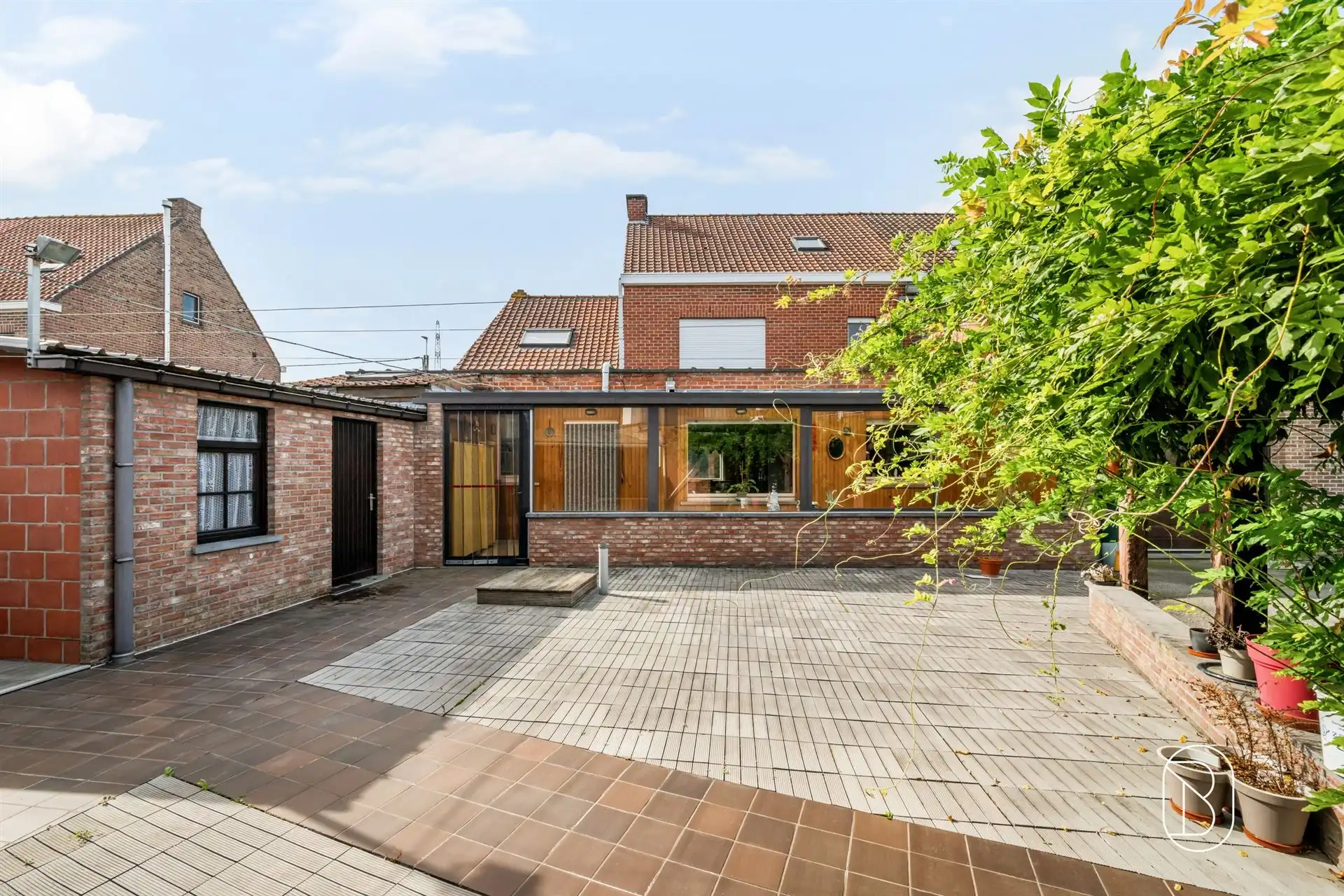 Zeer ruime woning met tal van mogelijkheden! foto 2