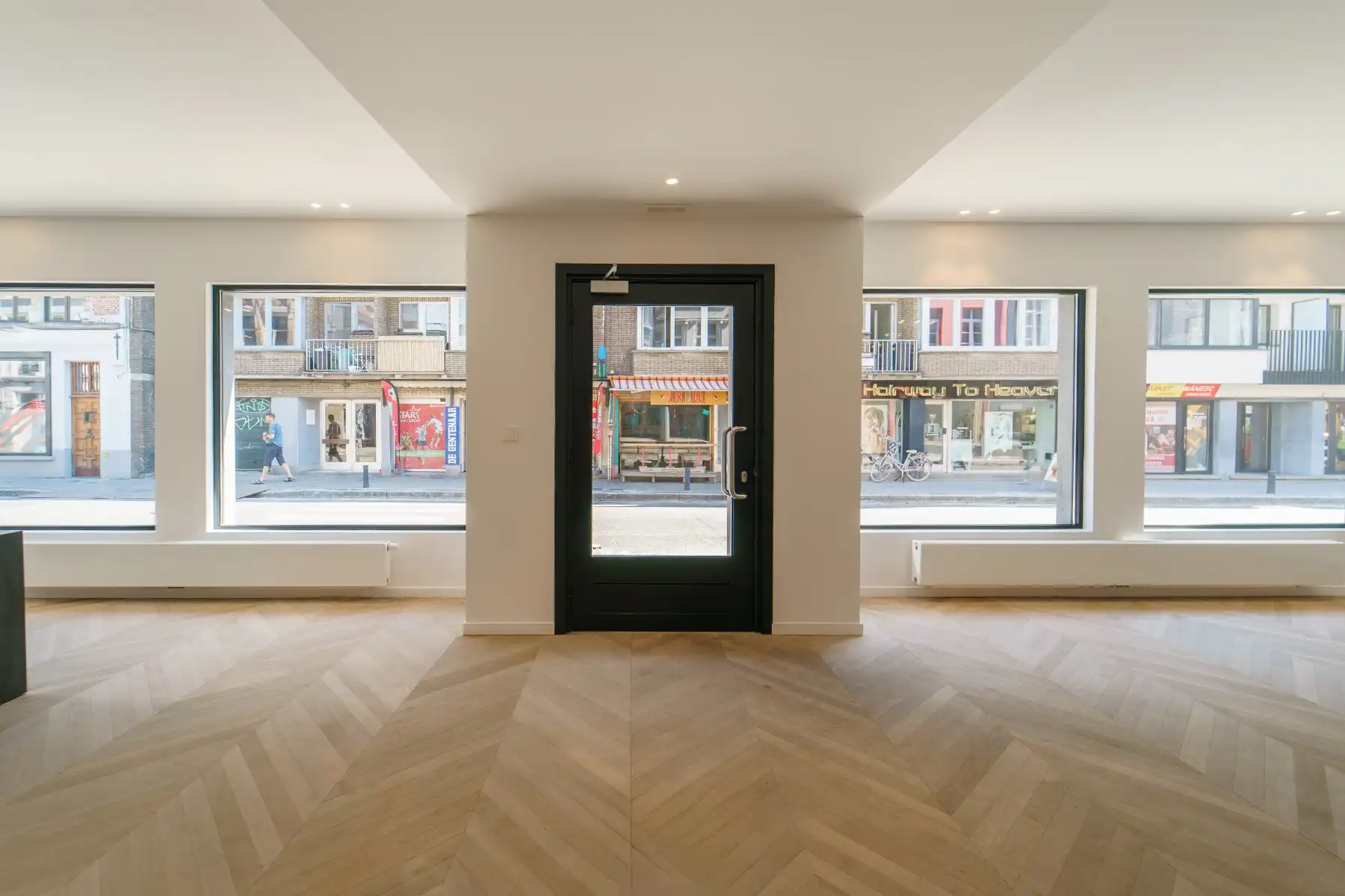 Prachtig handelsgelijkvloers of praktijkruimte/kantoor in centrum Gent foto 4