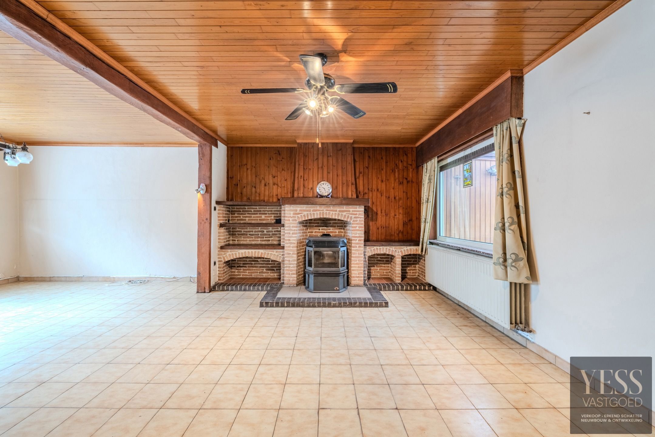 Te renoveren woning met potentieel aan de vaart! foto 5