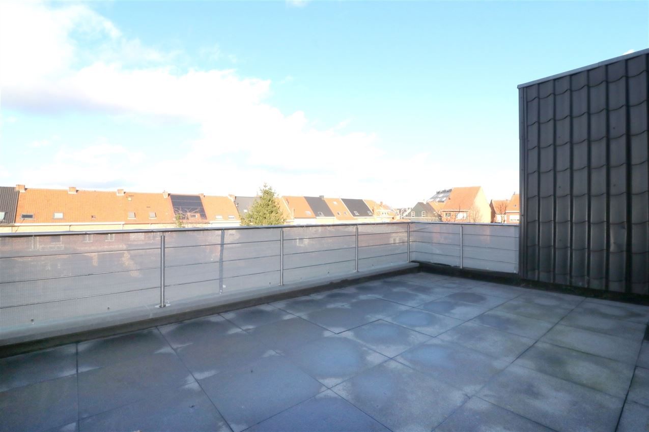 duplex met 2 slpk. en heel groot terras. Tip top ! foto 2