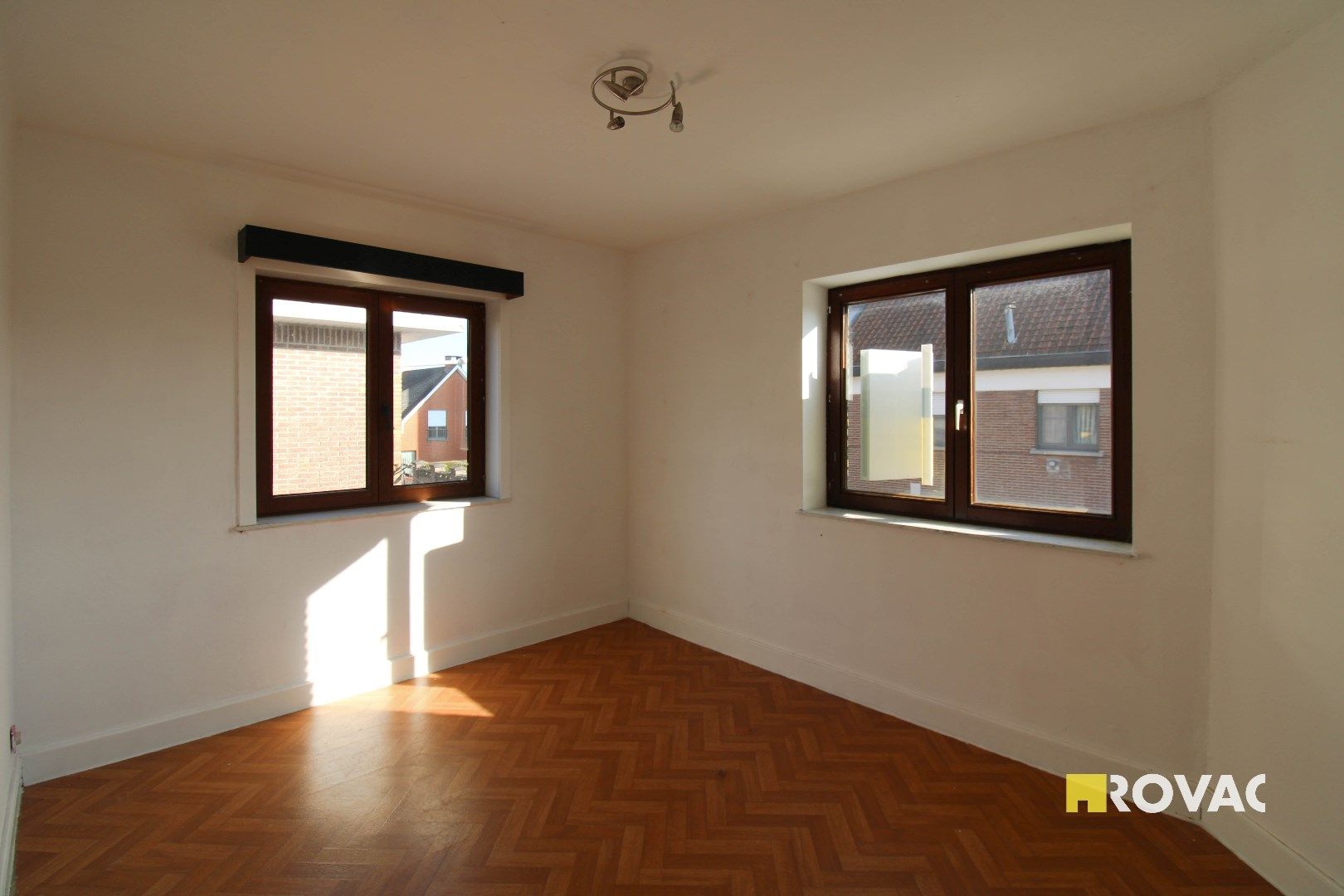 Te renoveren hoekwoning met garage! foto 10