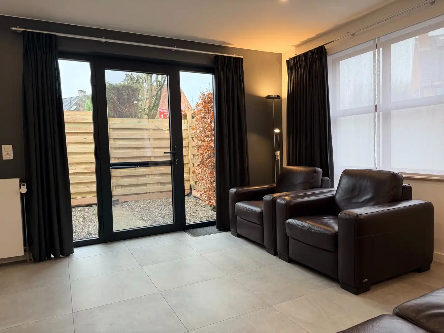 Moderne duplex met twee slaapkamers foto 11