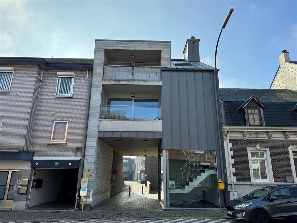 Modern duplexappartement met 2 terrassen, een ondergrondse autostandplaats en berging foto {{pictureIndex}}