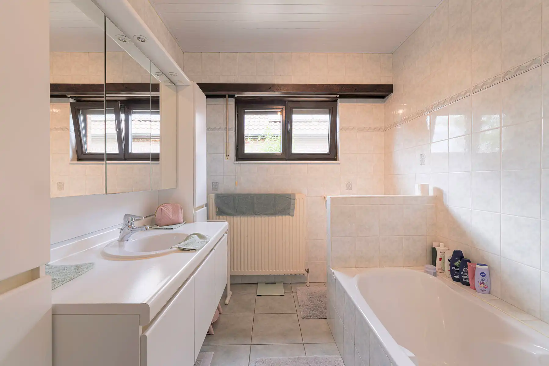 Instapklare woning met 3 slpkrs op een grond van 1.295m² foto 13