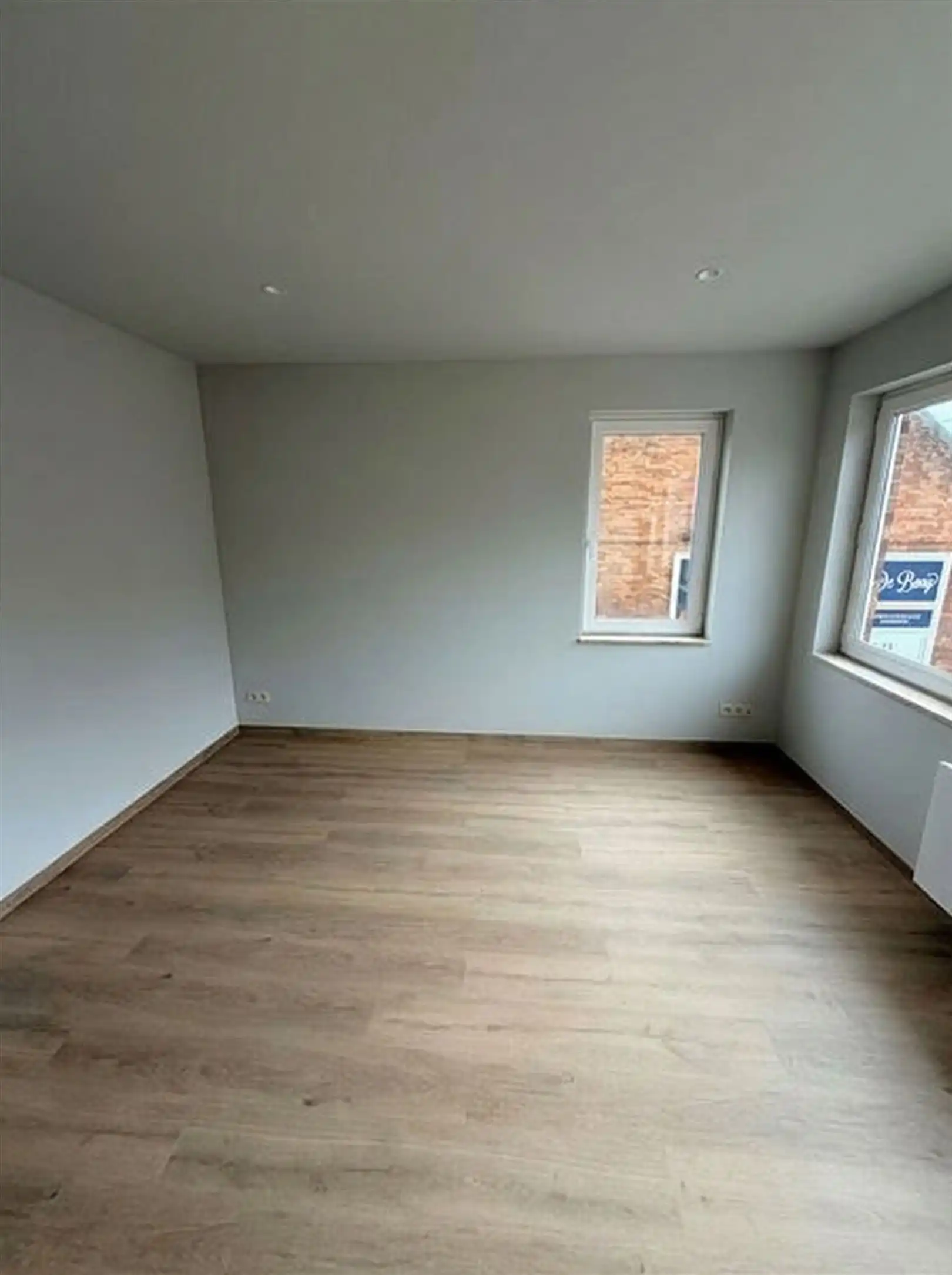 Woning in nieuwstaat, 3 slaapkamers, met tuin en garage foto 11
