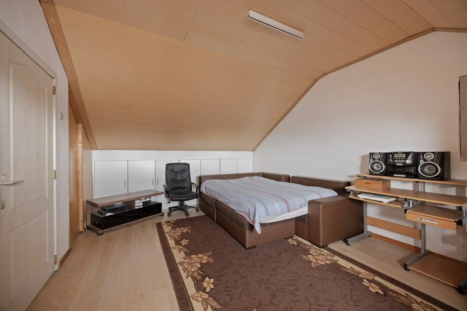 Woning met 4 slaapkamers en garage in stadsrand Tongeren foto 23