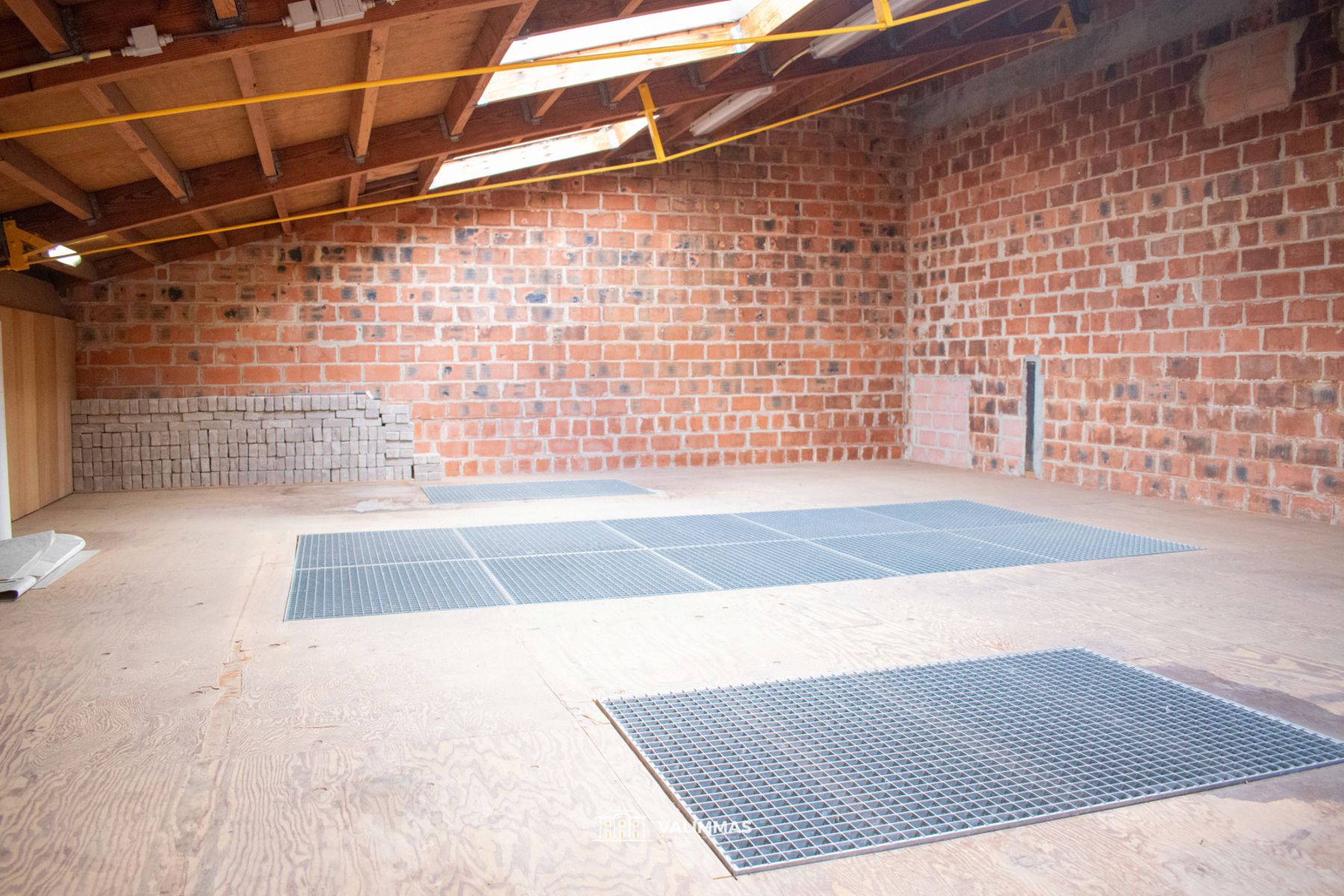 Zeer ruime (kangoeroe-)woning met parking en atelier/opslag foto 20