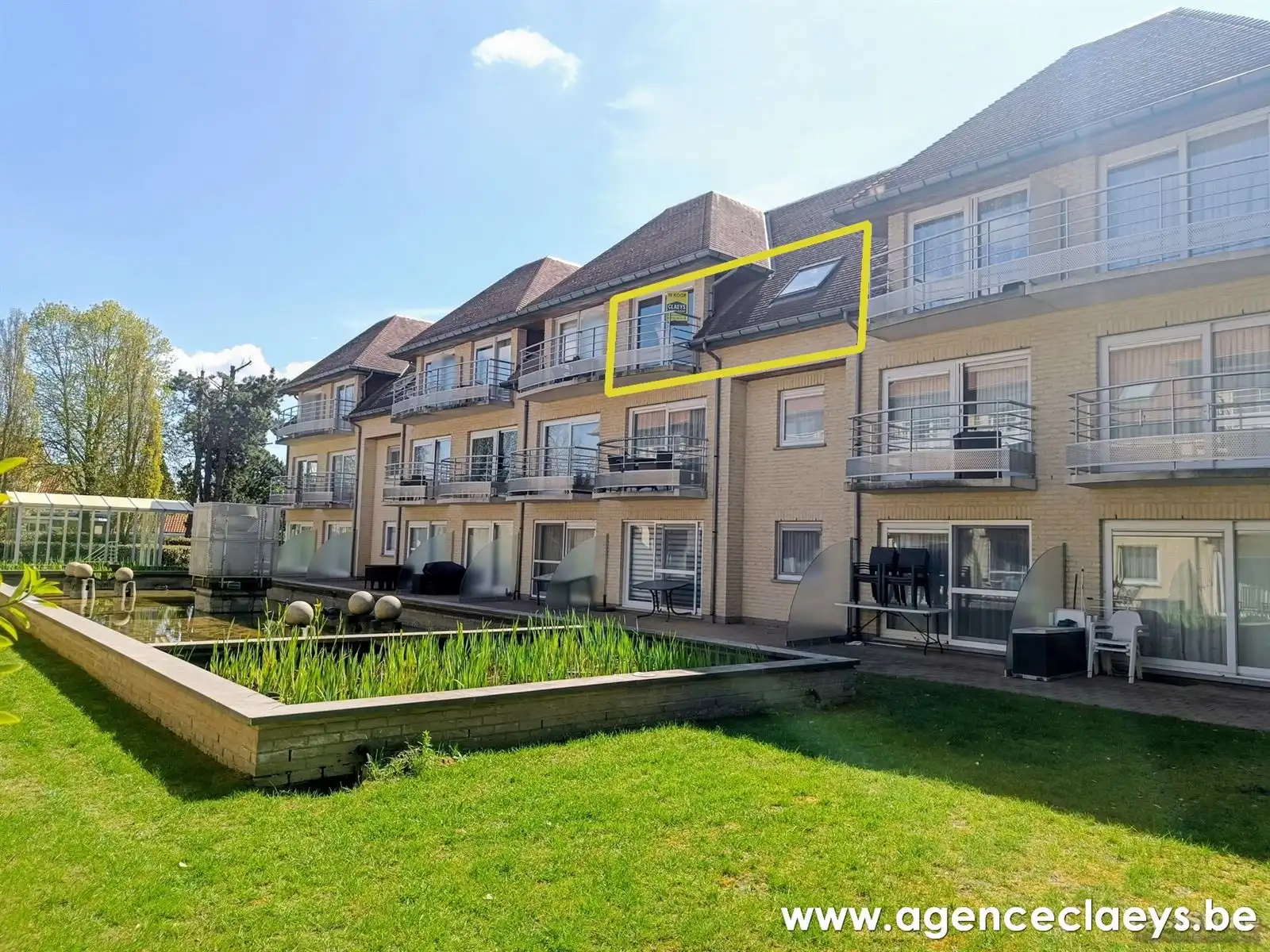 Appartement foto {{pictureIndex}}