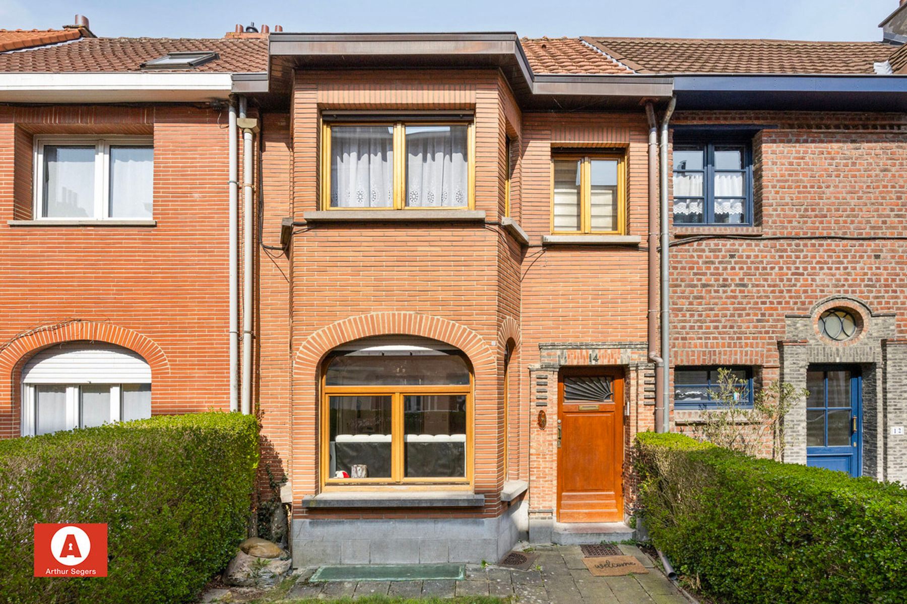 Woonhuis opgesplitst in 2 appartementen/woon-entiteiten foto 2