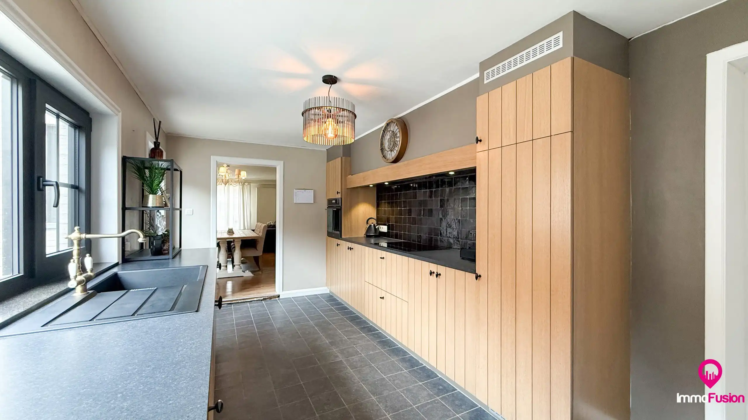 Zeer ruim wonen met 5 slpks en rustig gelegen! foto 15