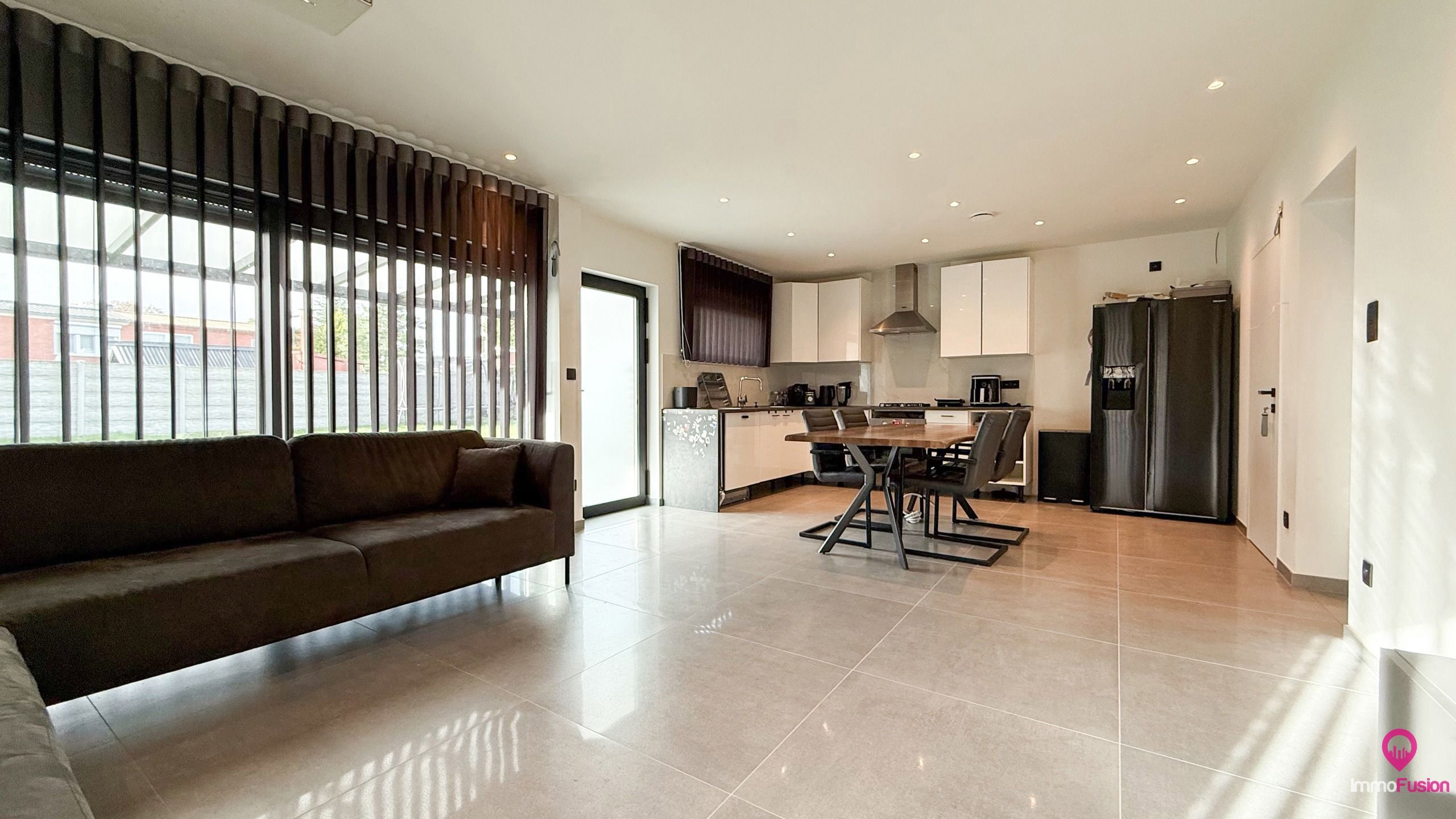 Instapklare, volledig gerenoveerde woning met 4 slaapkamers! foto 11