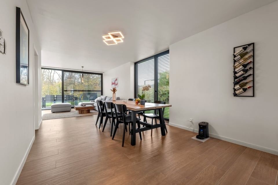 MODERNE HALFOPEN BEBOUWING MET INPANDIGE GARAGE EN RUIME TUIN IN SINT-TRUIDEN foto 5