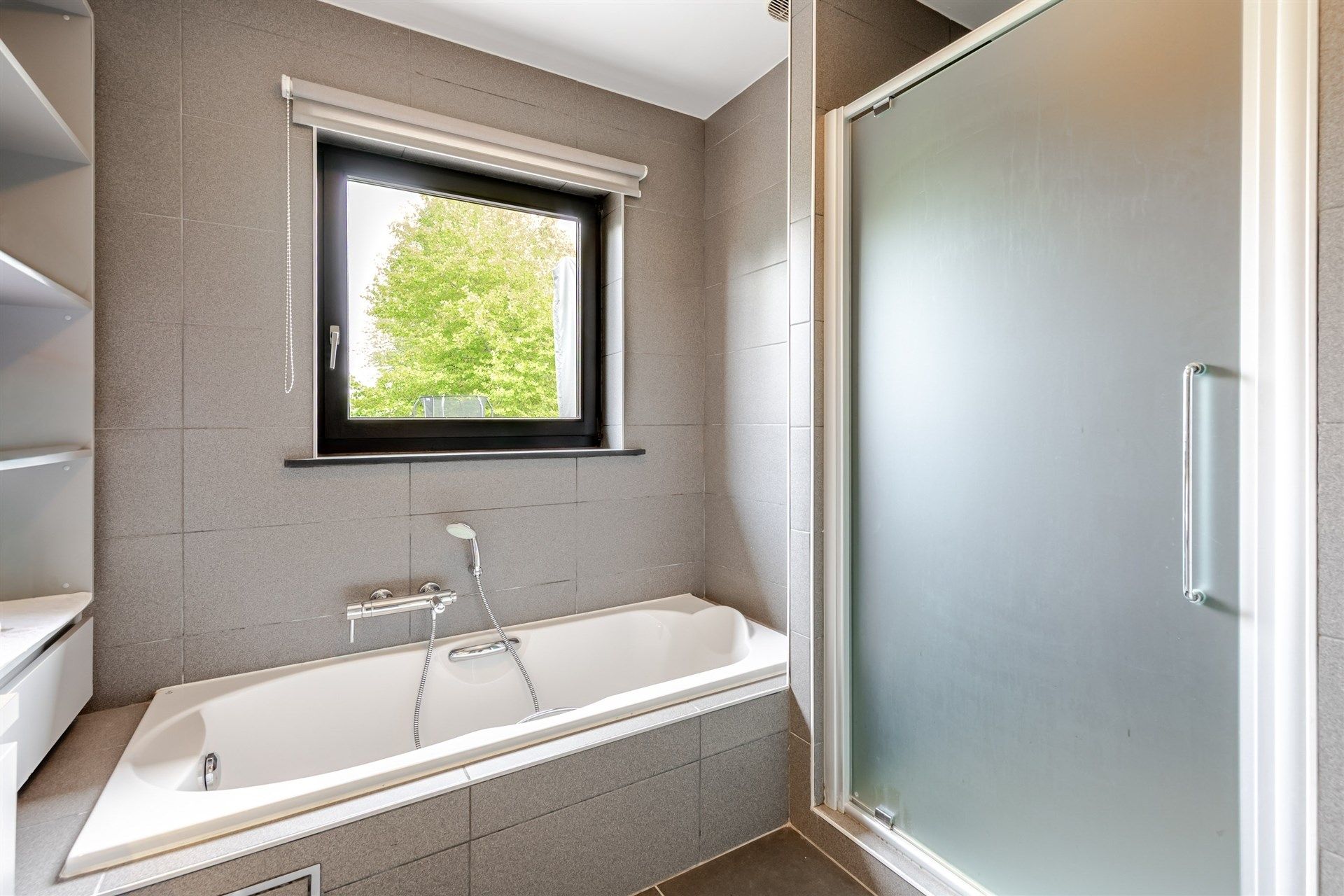 Ruime villa met 4 slks op topligging in Ten-Ede foto 15