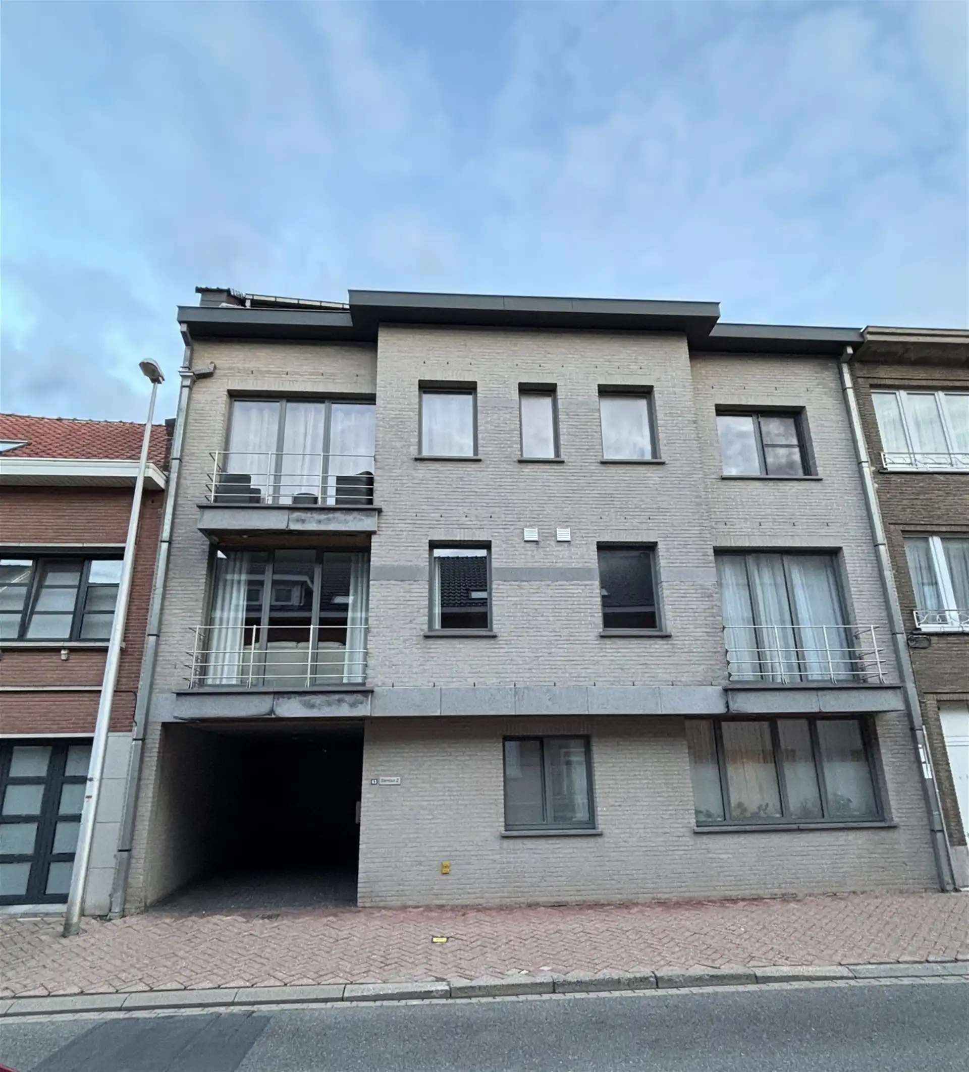 Ruim appartement met 2 slaapkamers in centrum Merchtem  foto {{pictureIndex}}