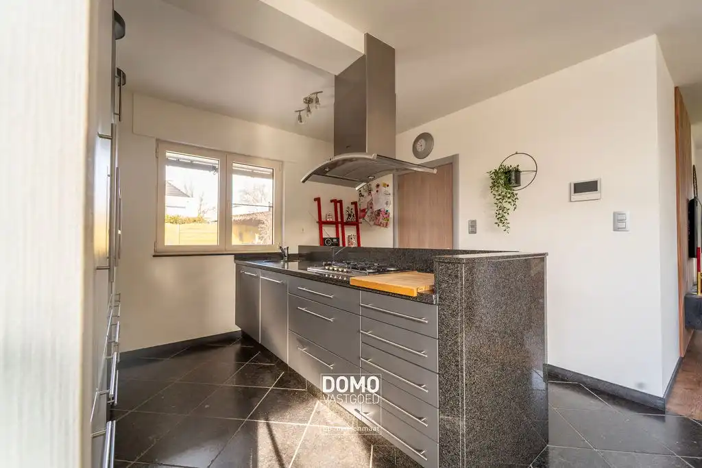 RUIME WONING VAN BOUWJAAR 2008 MET EPC LABEL B, 3 SLAAPKAMERS EN EEN HANGAR TE DIEPENBEEK foto 6