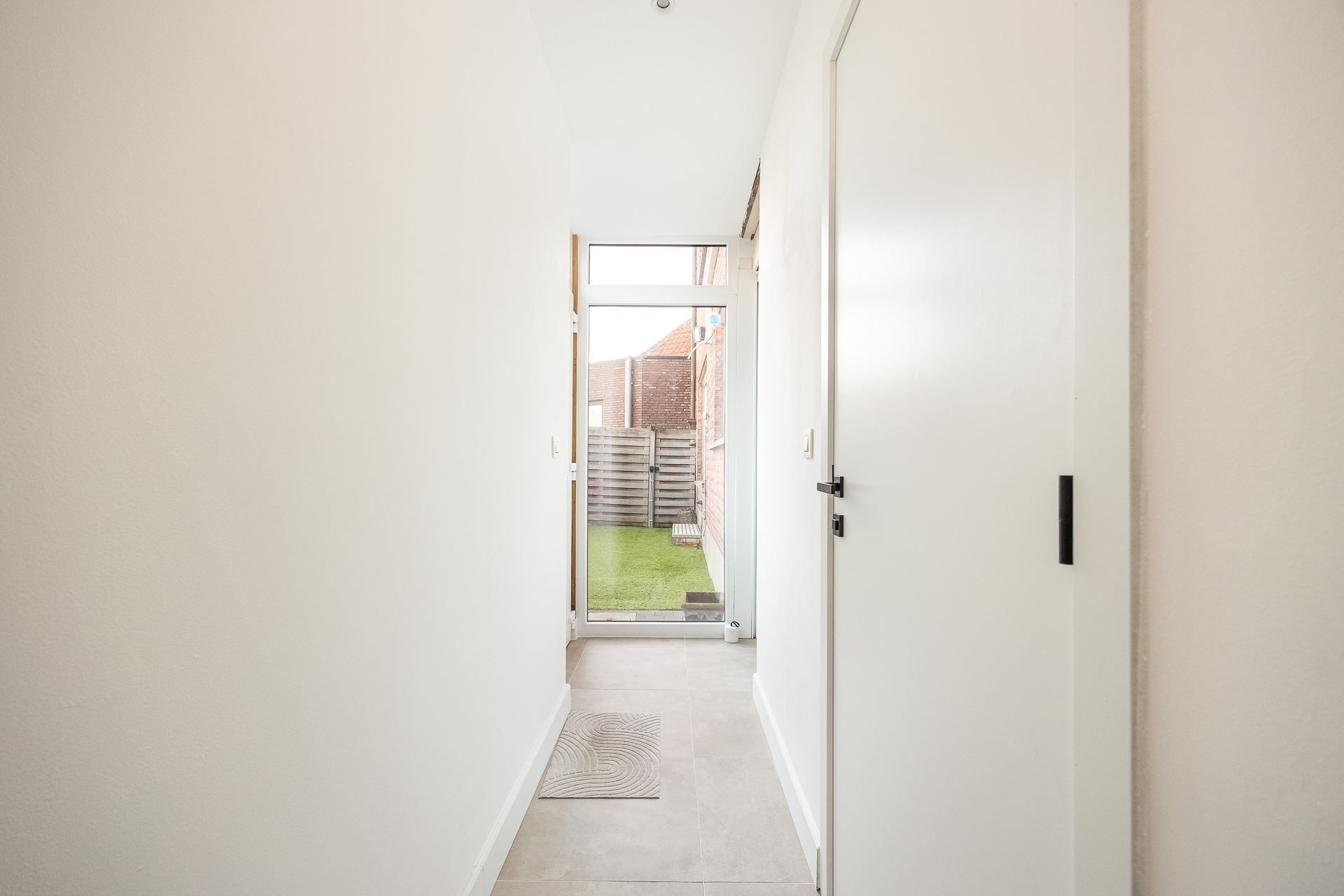 Sterk opgewaardeerde Apothekerswoning met 4 slaapkamers foto 7