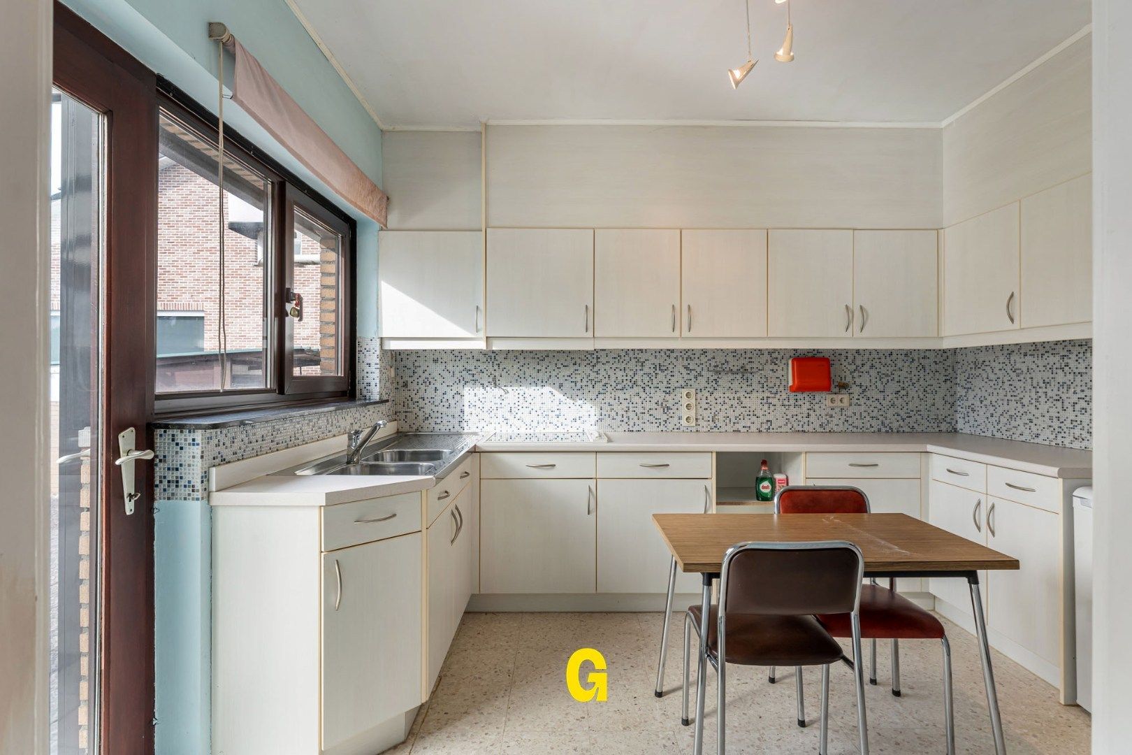 Vrijstaande split-level woning met zuid gerichte tuin op 14a 49ca, in een geliefde buurt vlakbij het centrum foto 14