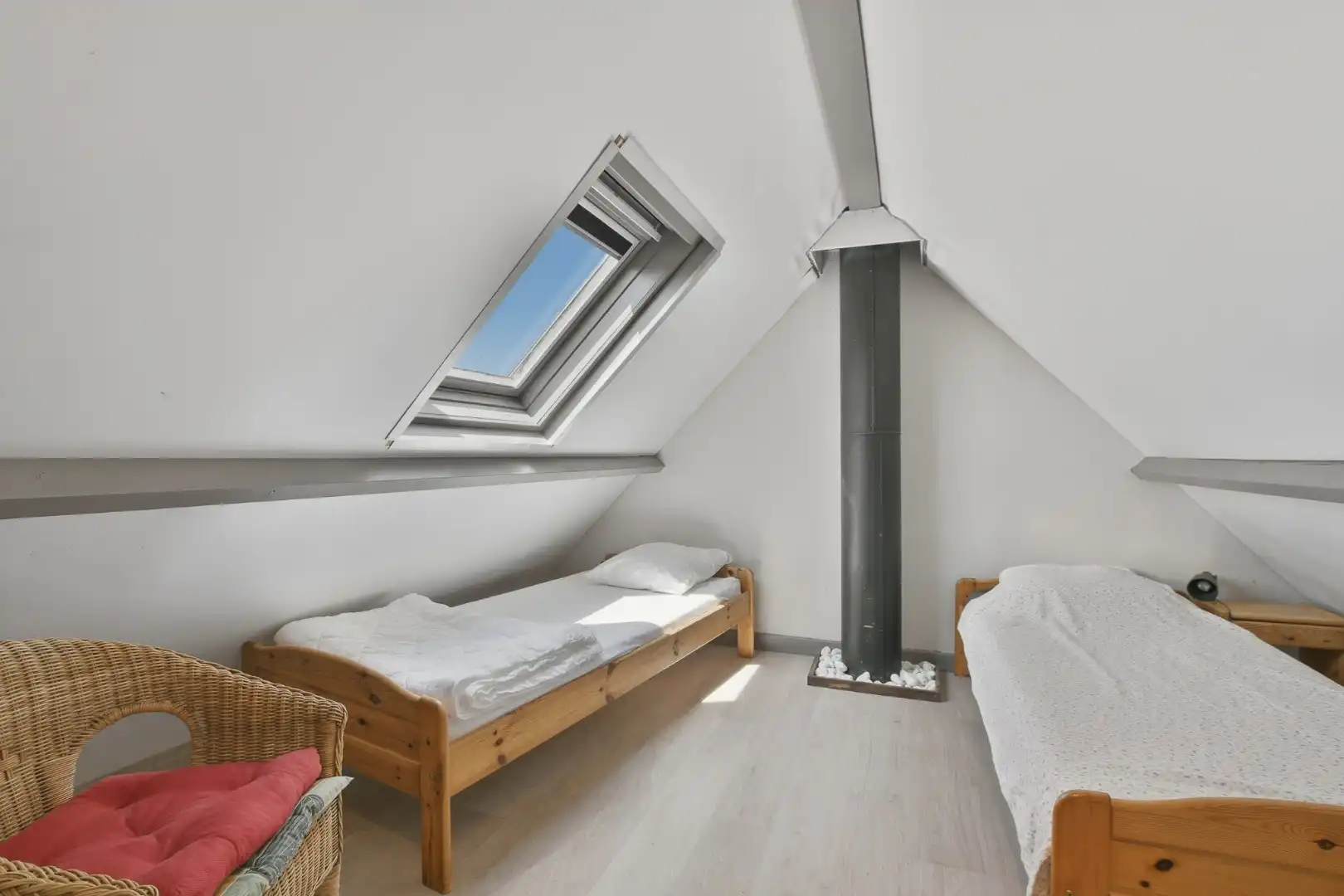 Charmant vissershuisje met 3 slaapkamers en prachtig open polderzicht foto 15
