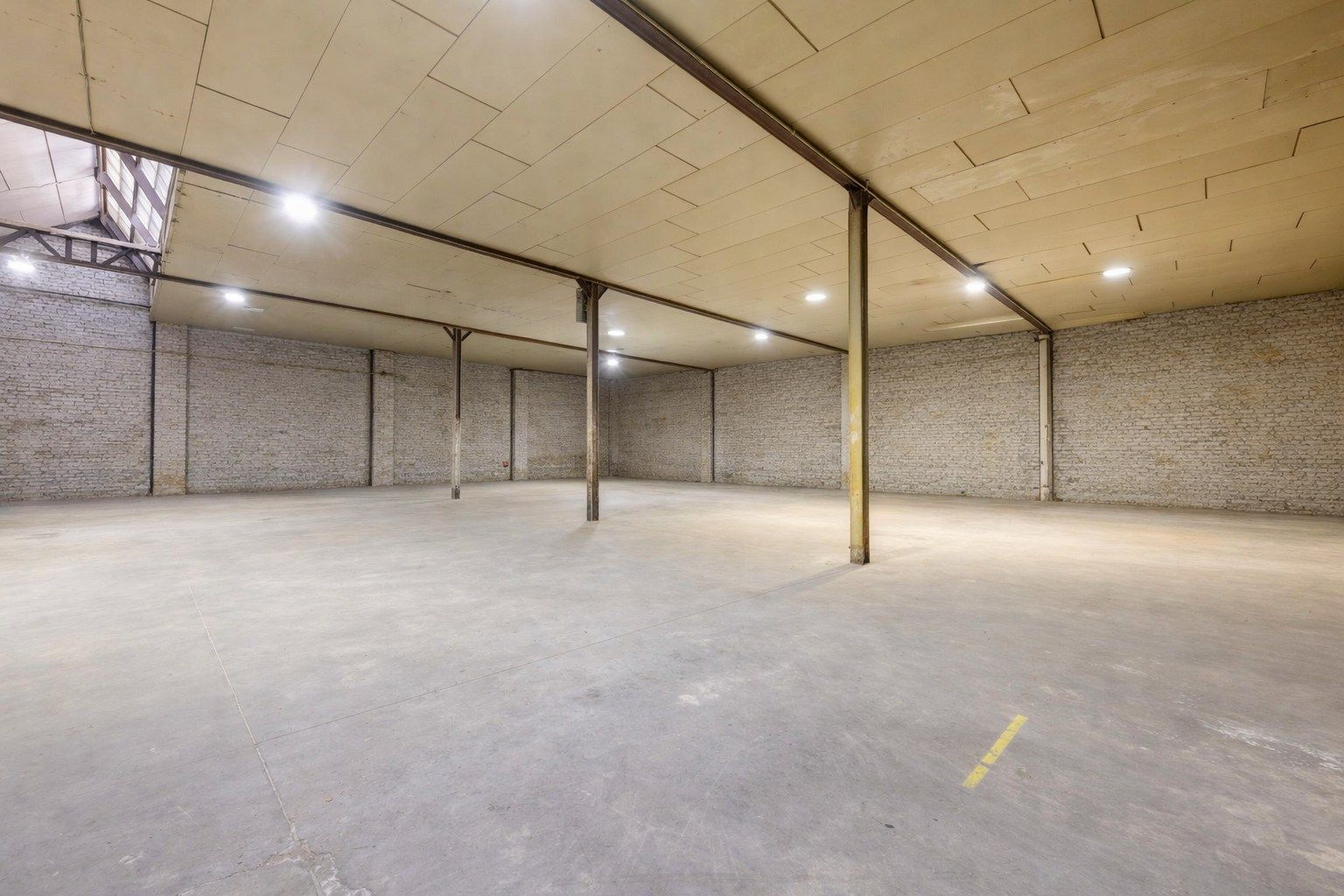 ATELIER | LOODS MET BUREEL | 784 m²  foto 4