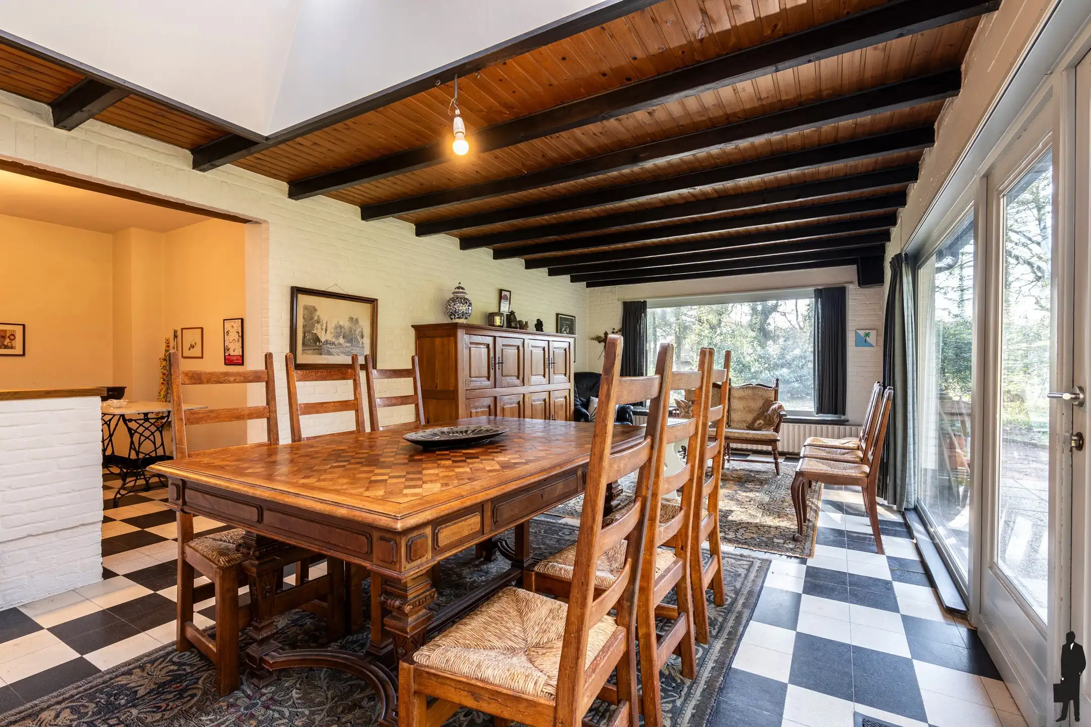 Uitzonderlijk gelegen villa in groen op grond van ca 1.730m² foto 5