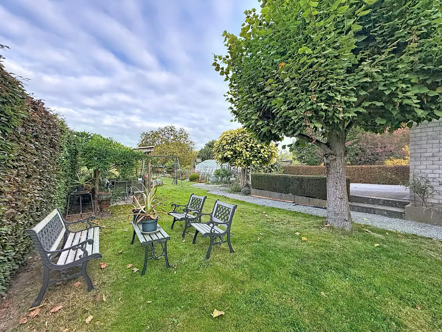 Karaktervolle vrijstaande woning op een prachtig groen perceel foto 26